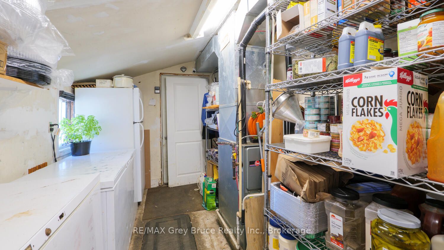 31755 Highway 6 And 10 Highway Property Photo 12