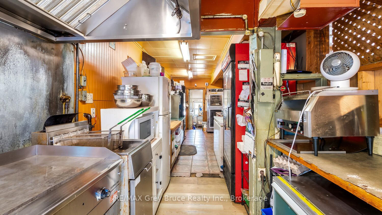 31755 Highway 6 And 10 Highway Property Photo 18