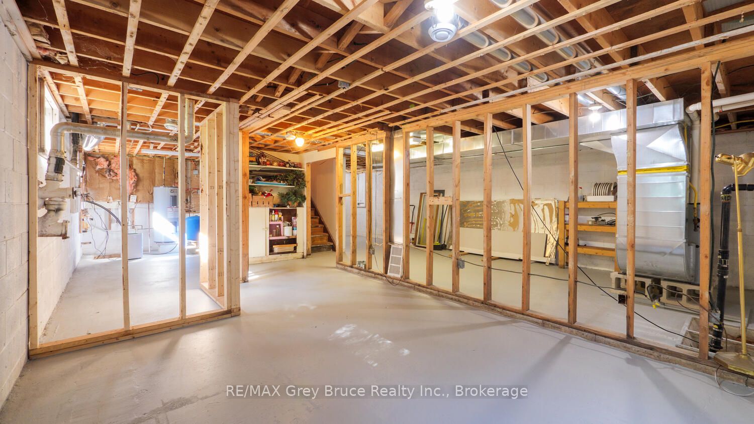 31755 Highway 6 And 10 Highway Property Photo 44