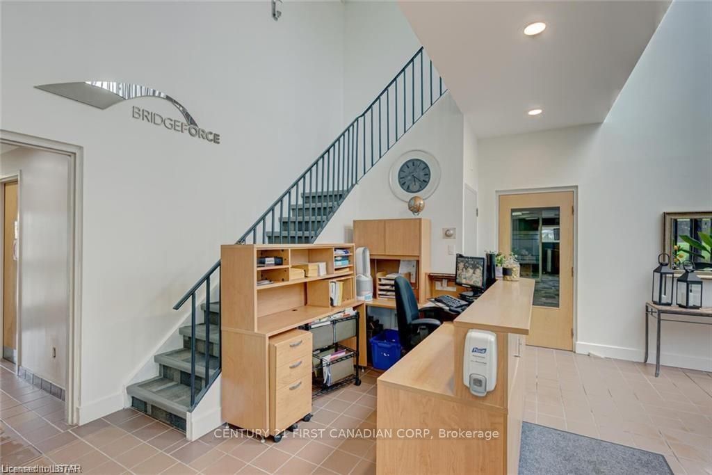1785 Wonderland Road Property Photo 4