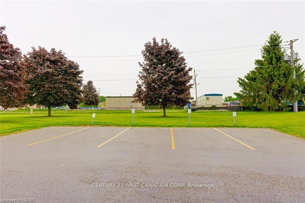1785 Wonderland Road Property Photo 31