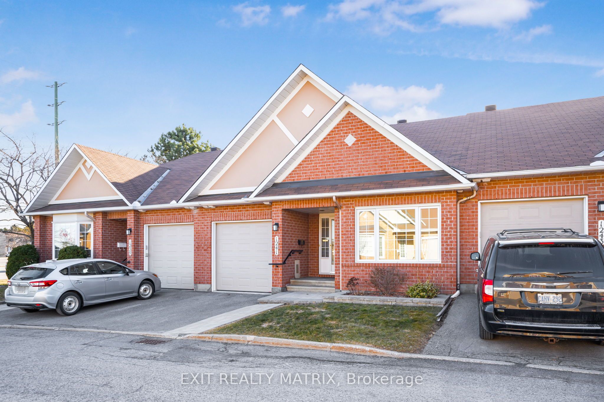 1241 Foxborough Private - Property Photo 3
