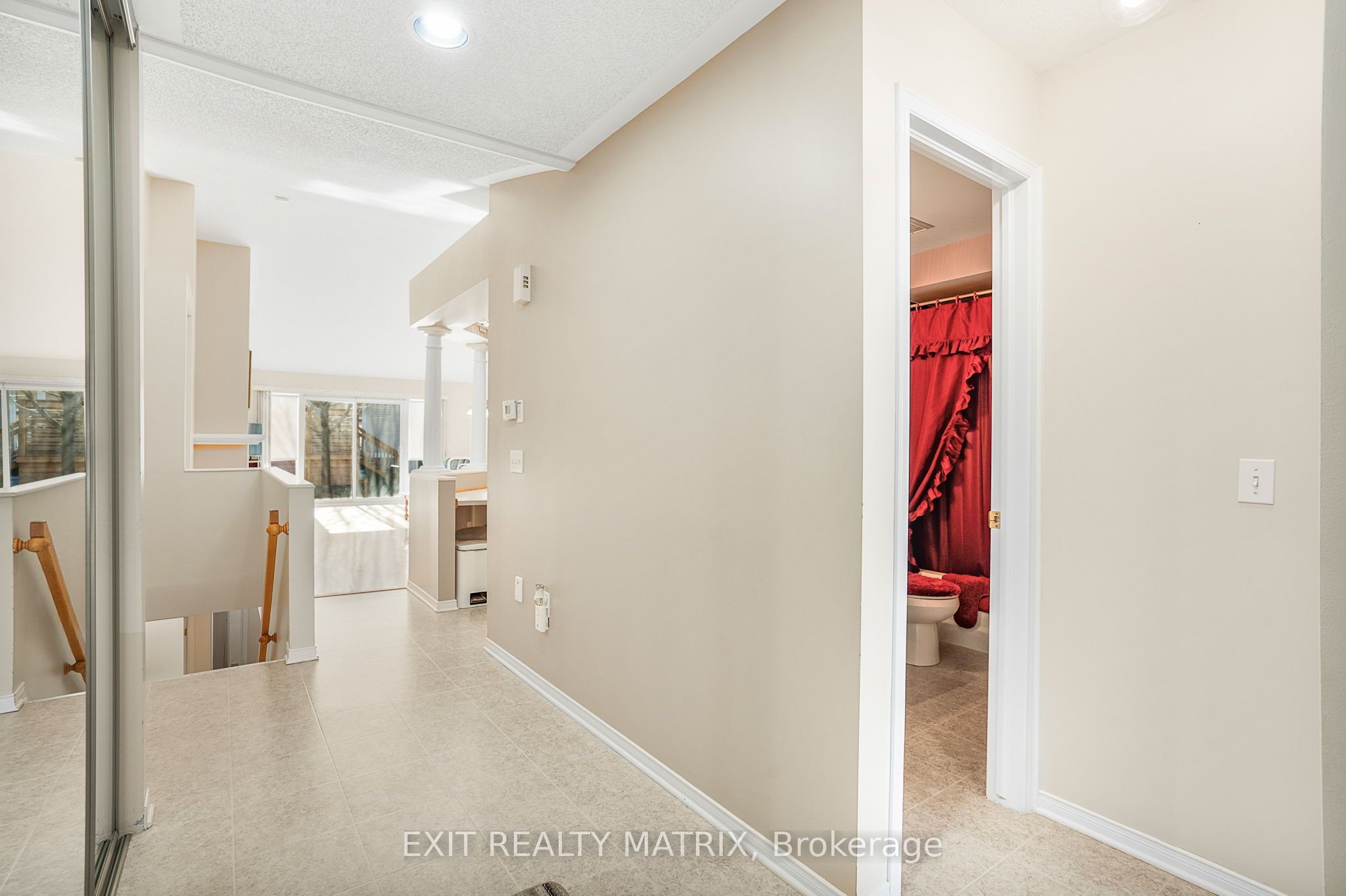 1241 Foxborough Private - Property Photo 5