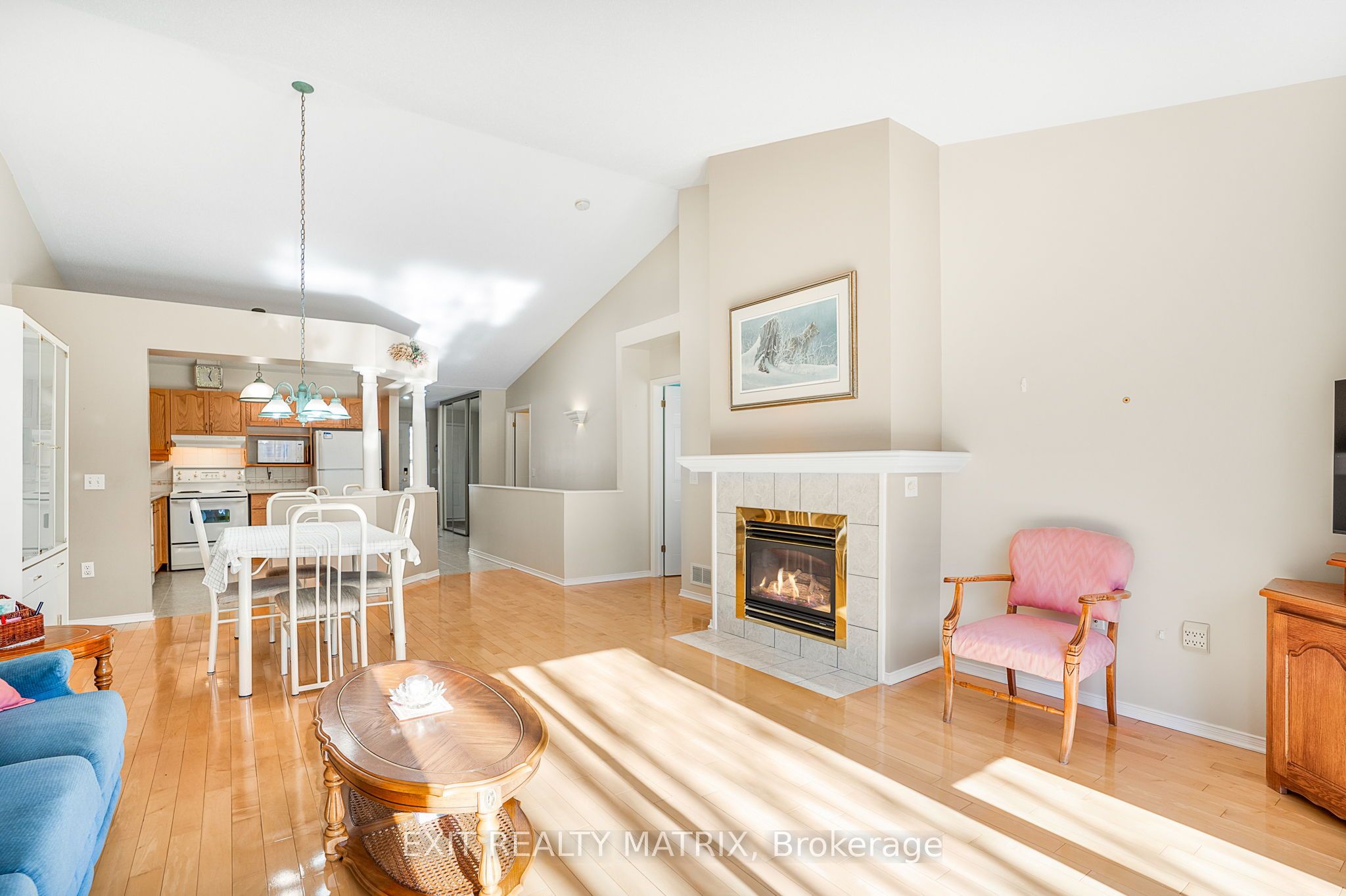 1241 Foxborough Private - Property Photo 16