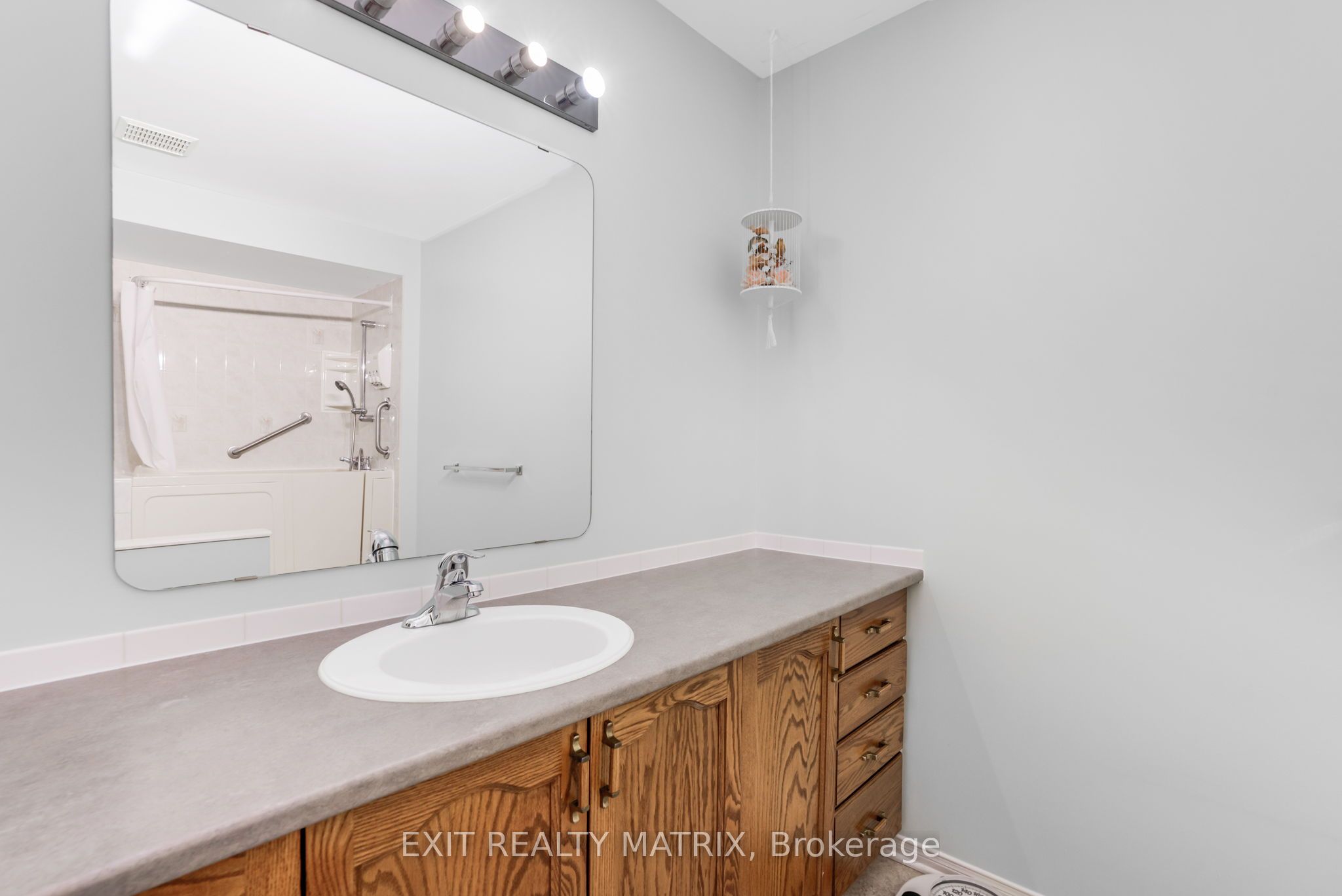 1241 Foxborough Private - Property Photo 21