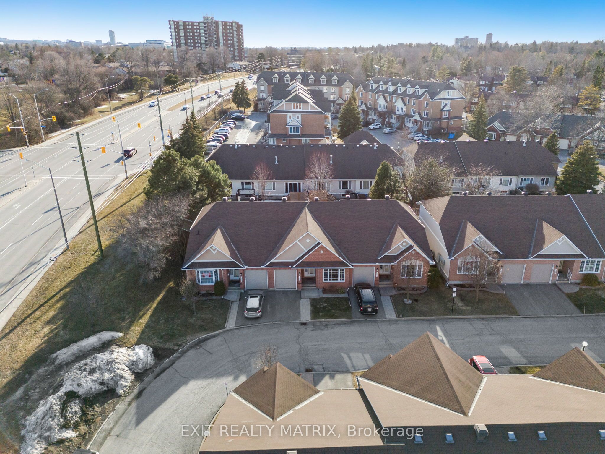 1241 Foxborough Private - Property Photo 31