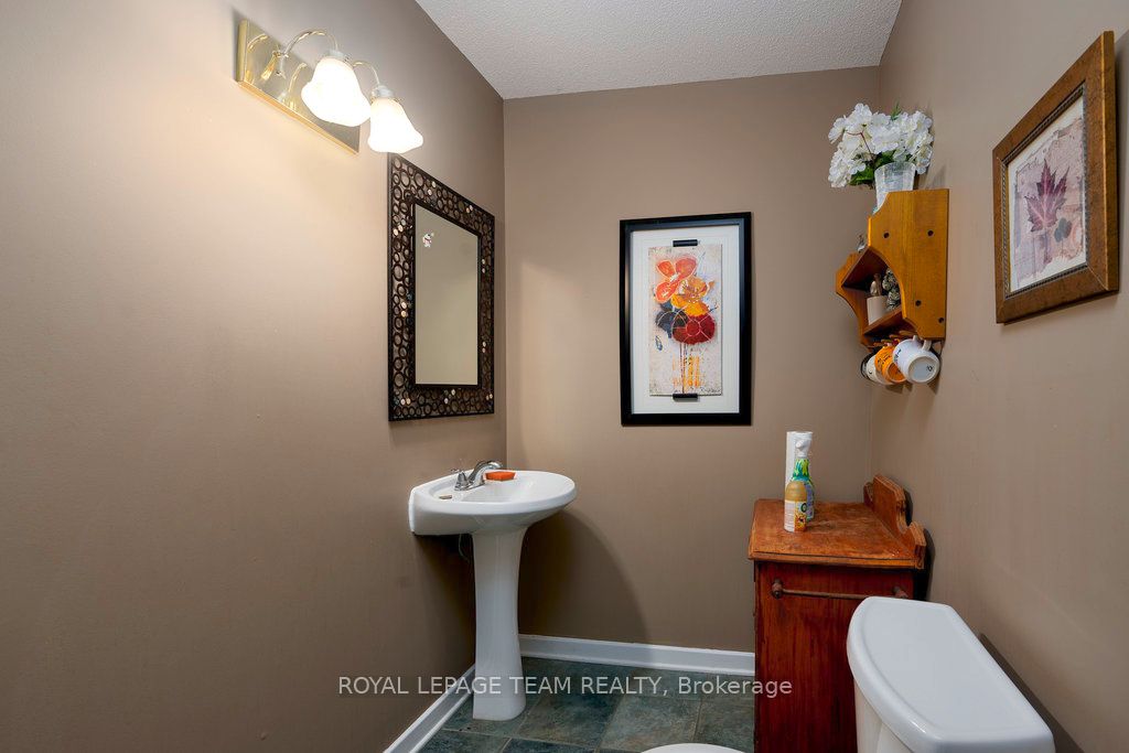 422 Donald B Munro Drive Property Photo 8