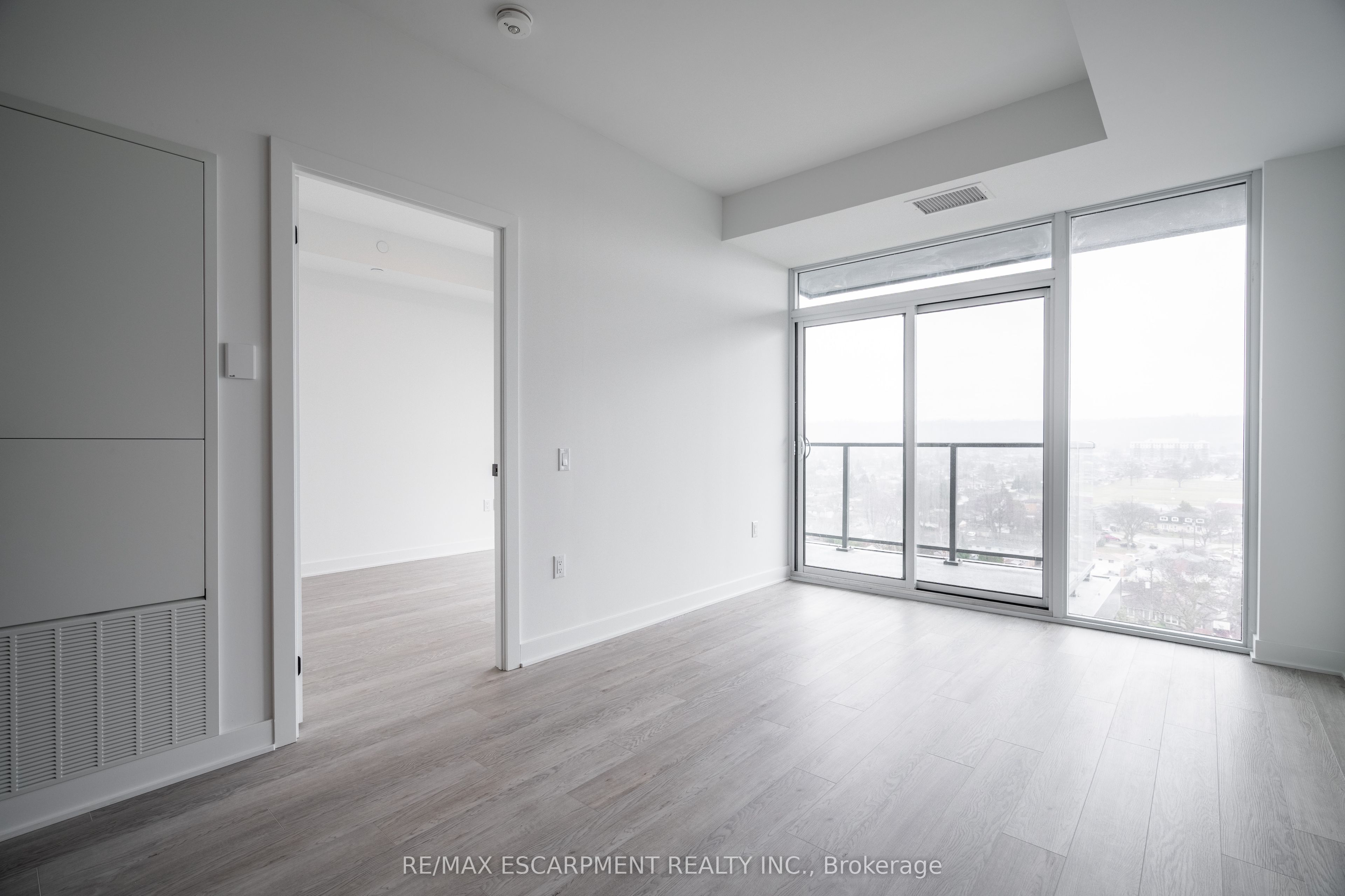 2782 Barton Street 1002 Property Photo 11