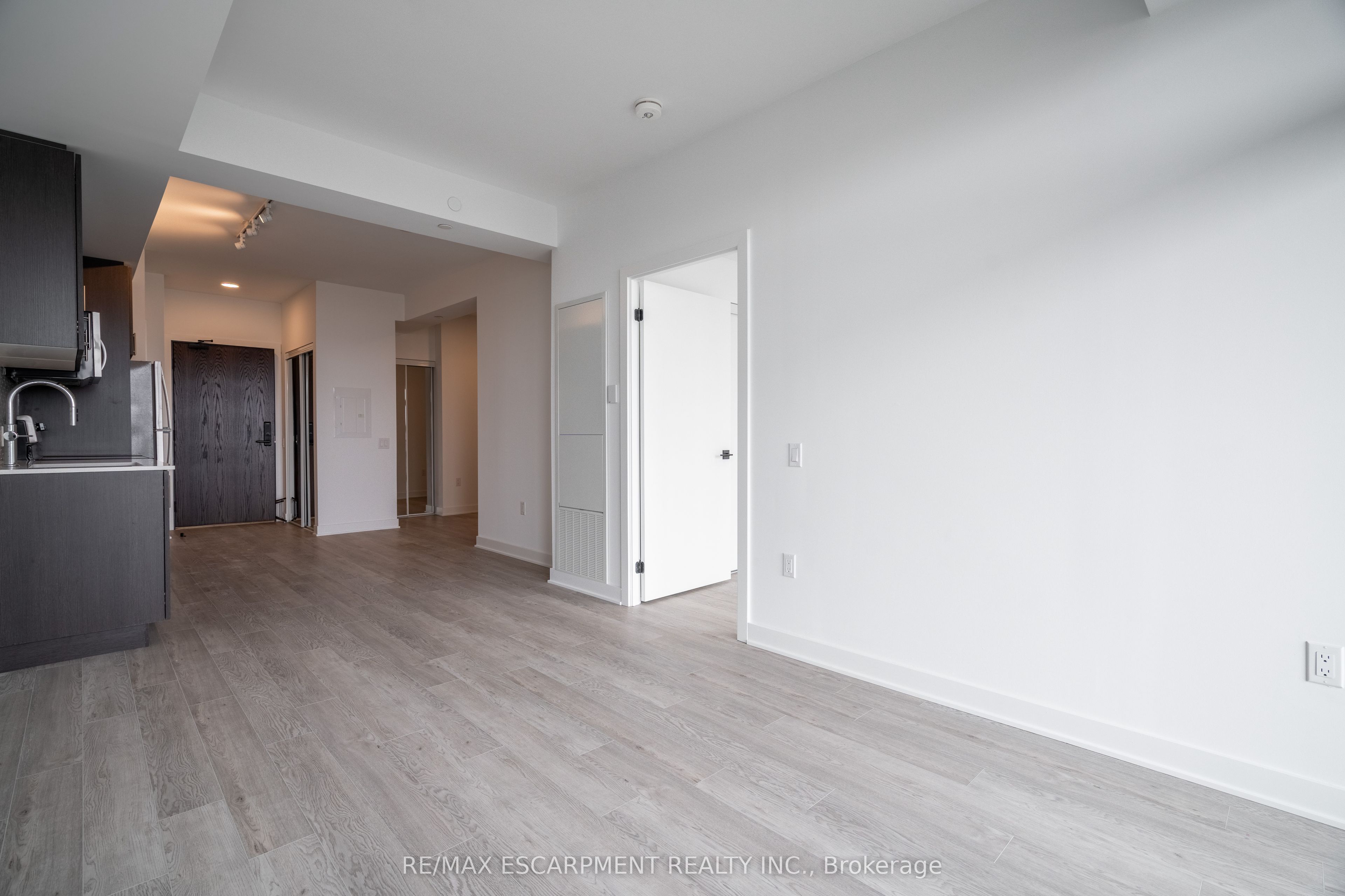 2782 Barton Street 1002 Property Photo 12