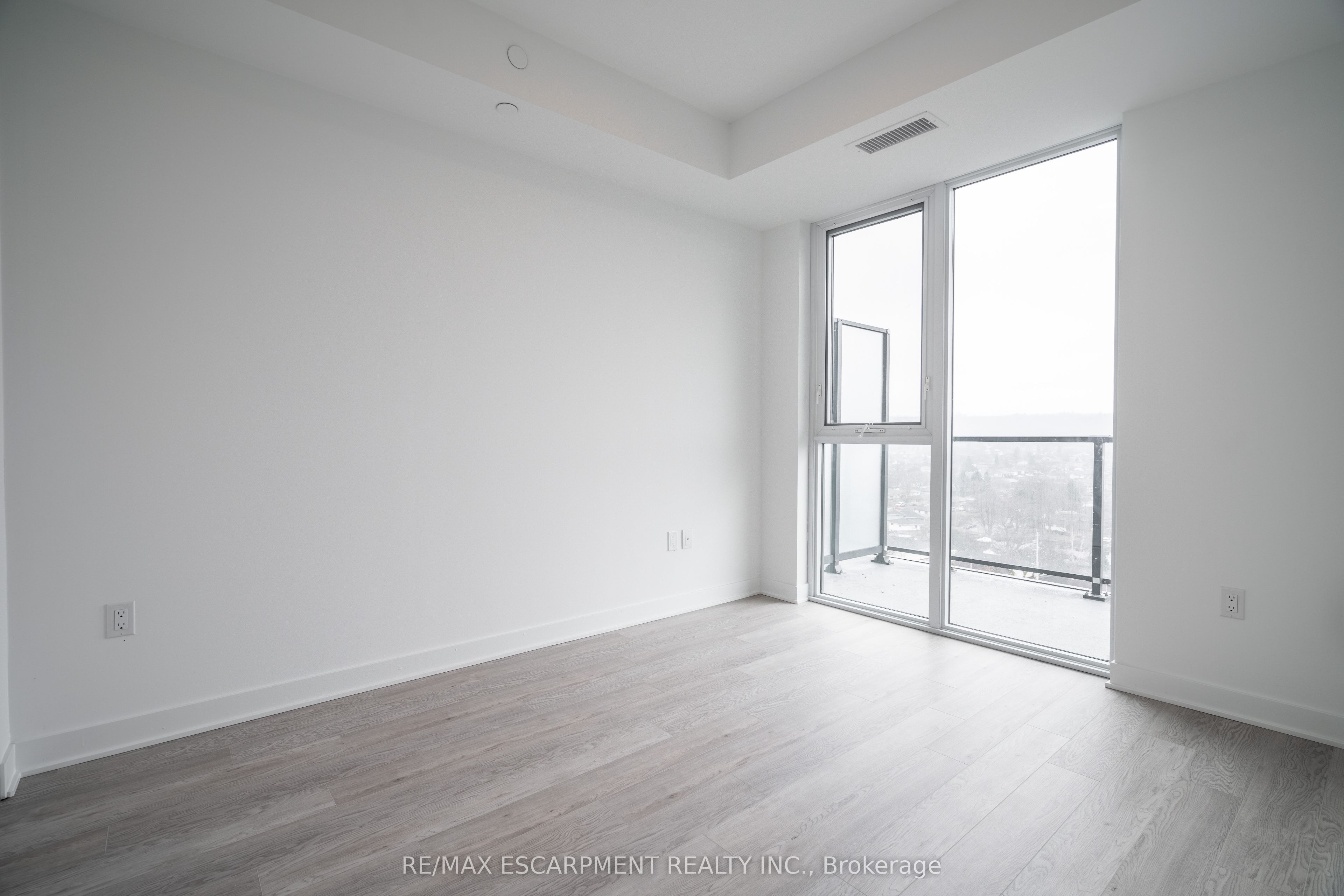 2782 Barton Street 1002 Property Photo 14