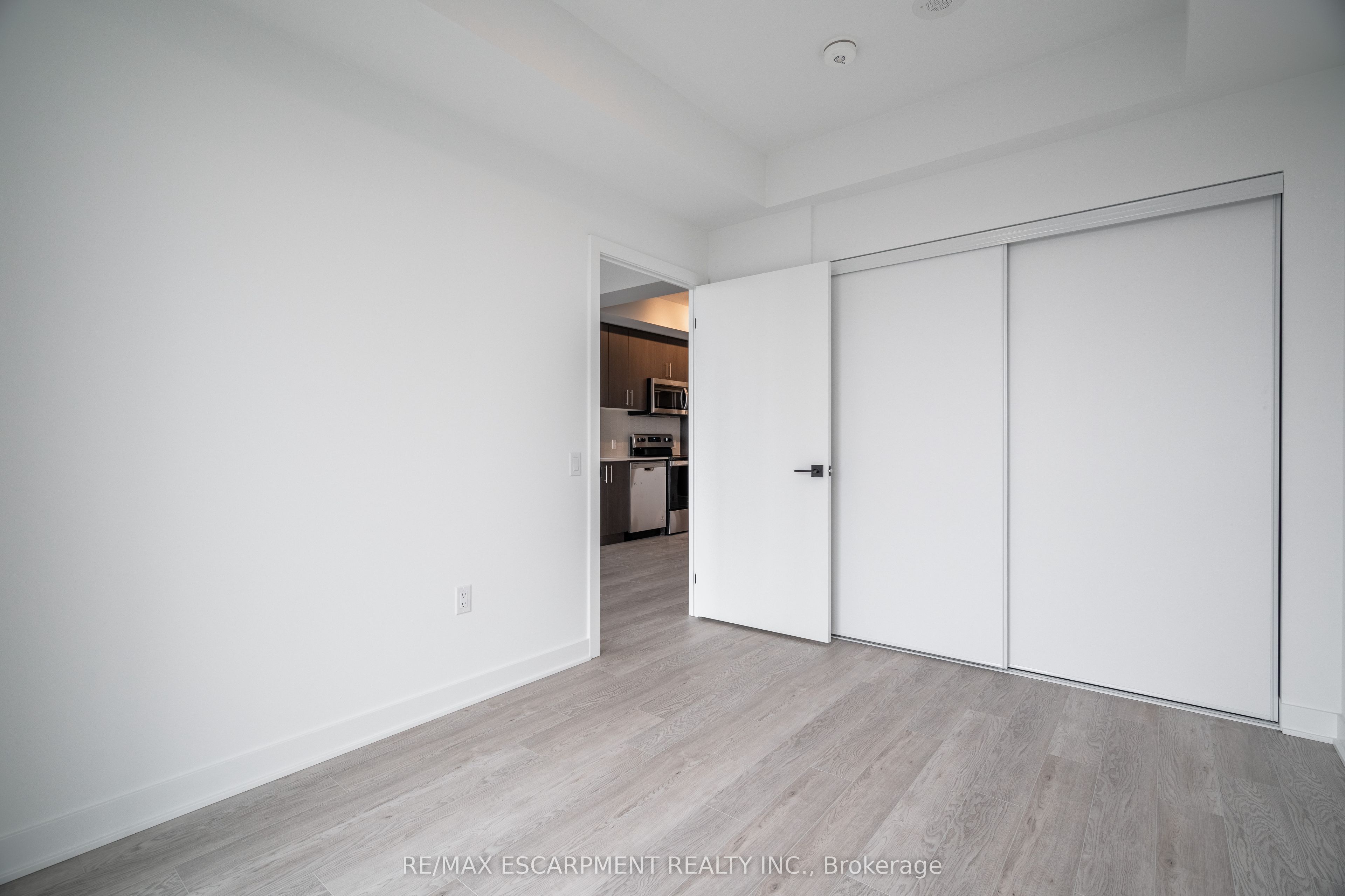 2782 Barton Street 1002 Property Photo 15