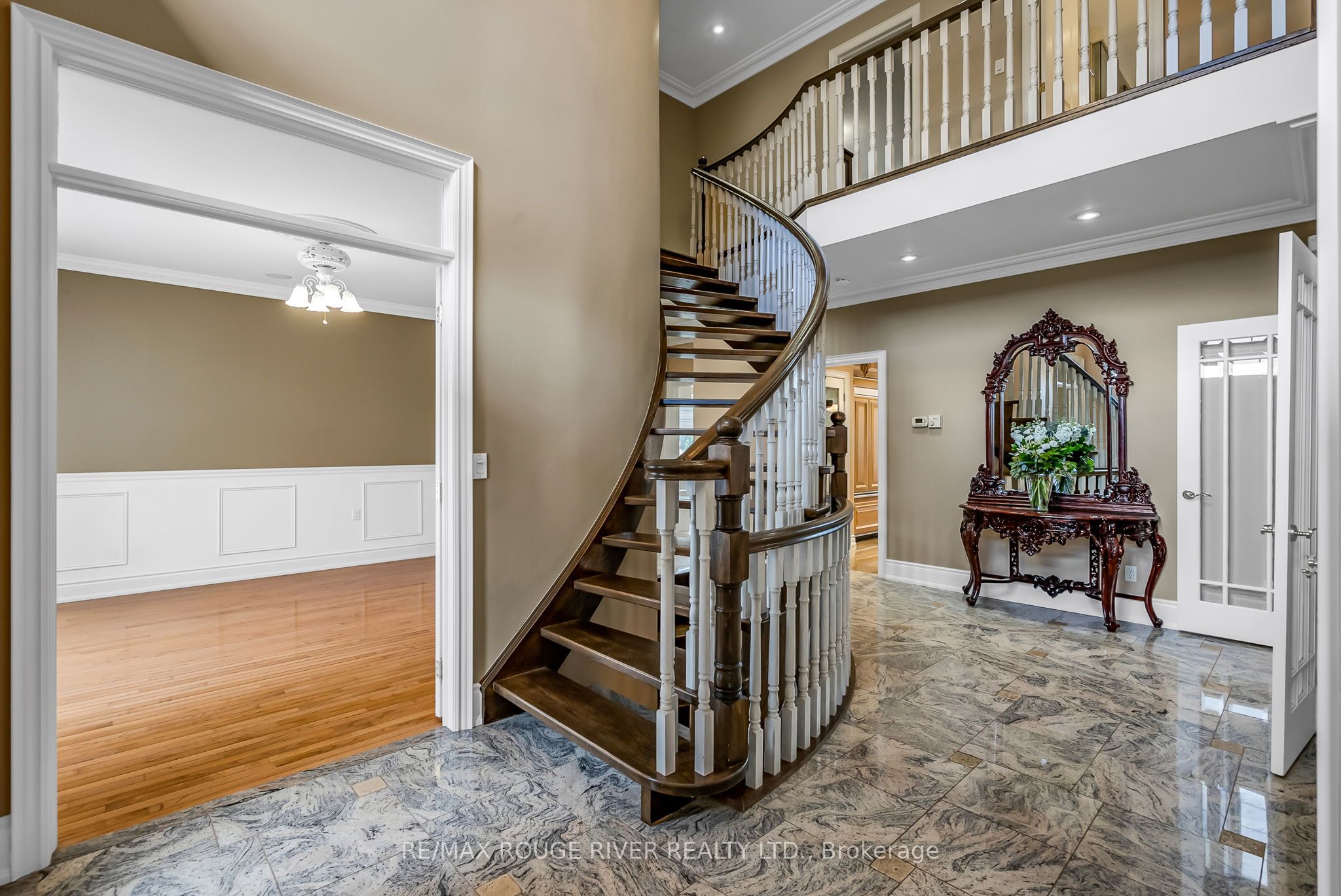 5 Lynden Court Property Photo 3