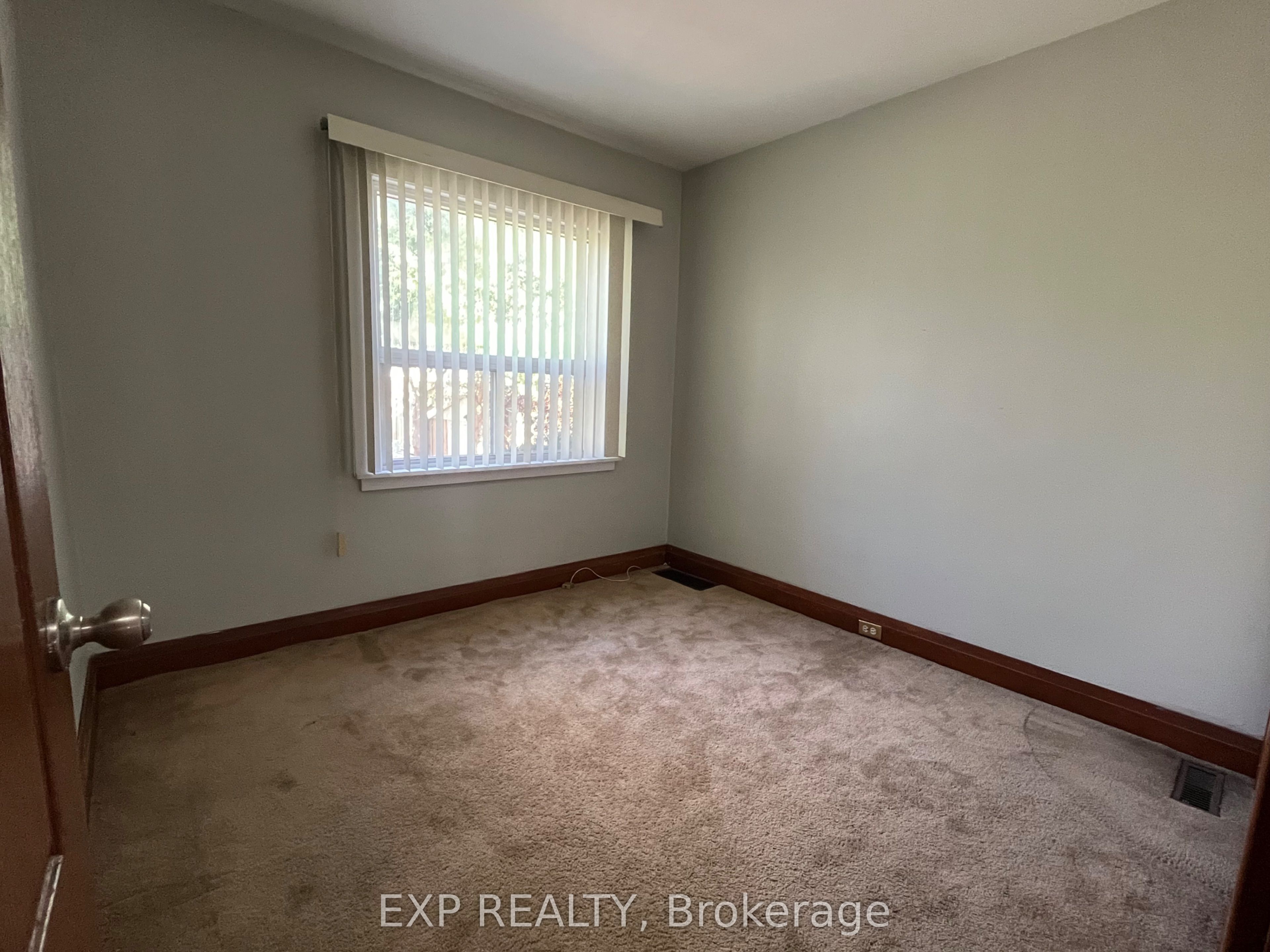 125 Haddon Avenue S Property Photo 6