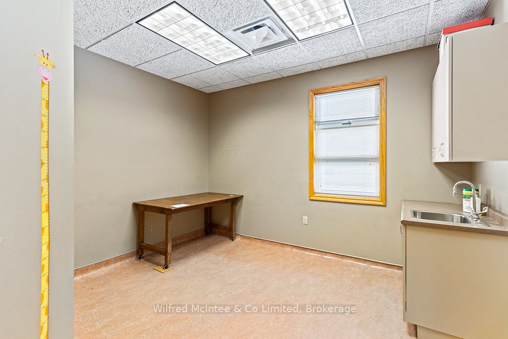 #133 Property Photo 12