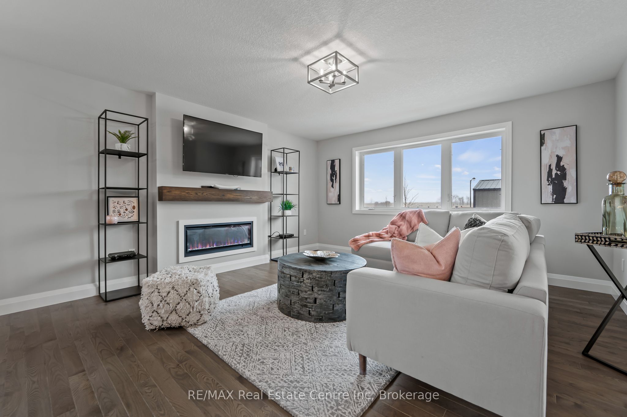 130 Stephenson Way Property Photo 7