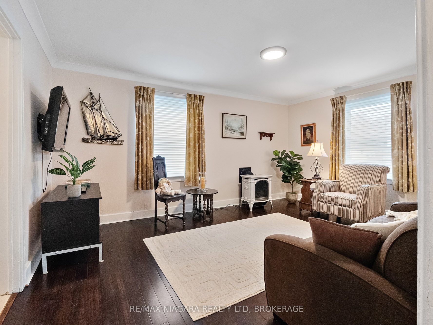 207 Gilmore Road Property Photo 5