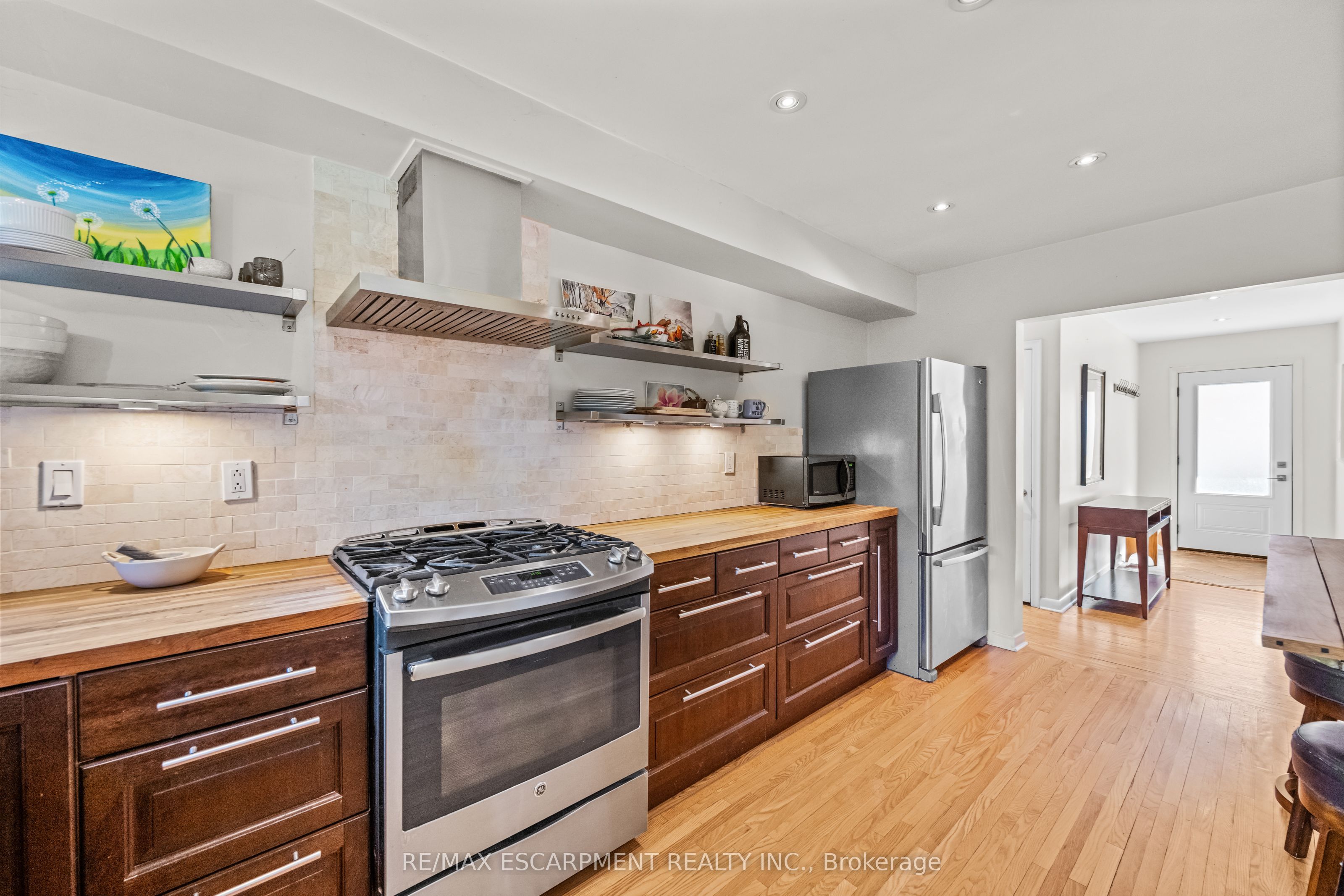 375 Clarendon Drive Property Photo 13
