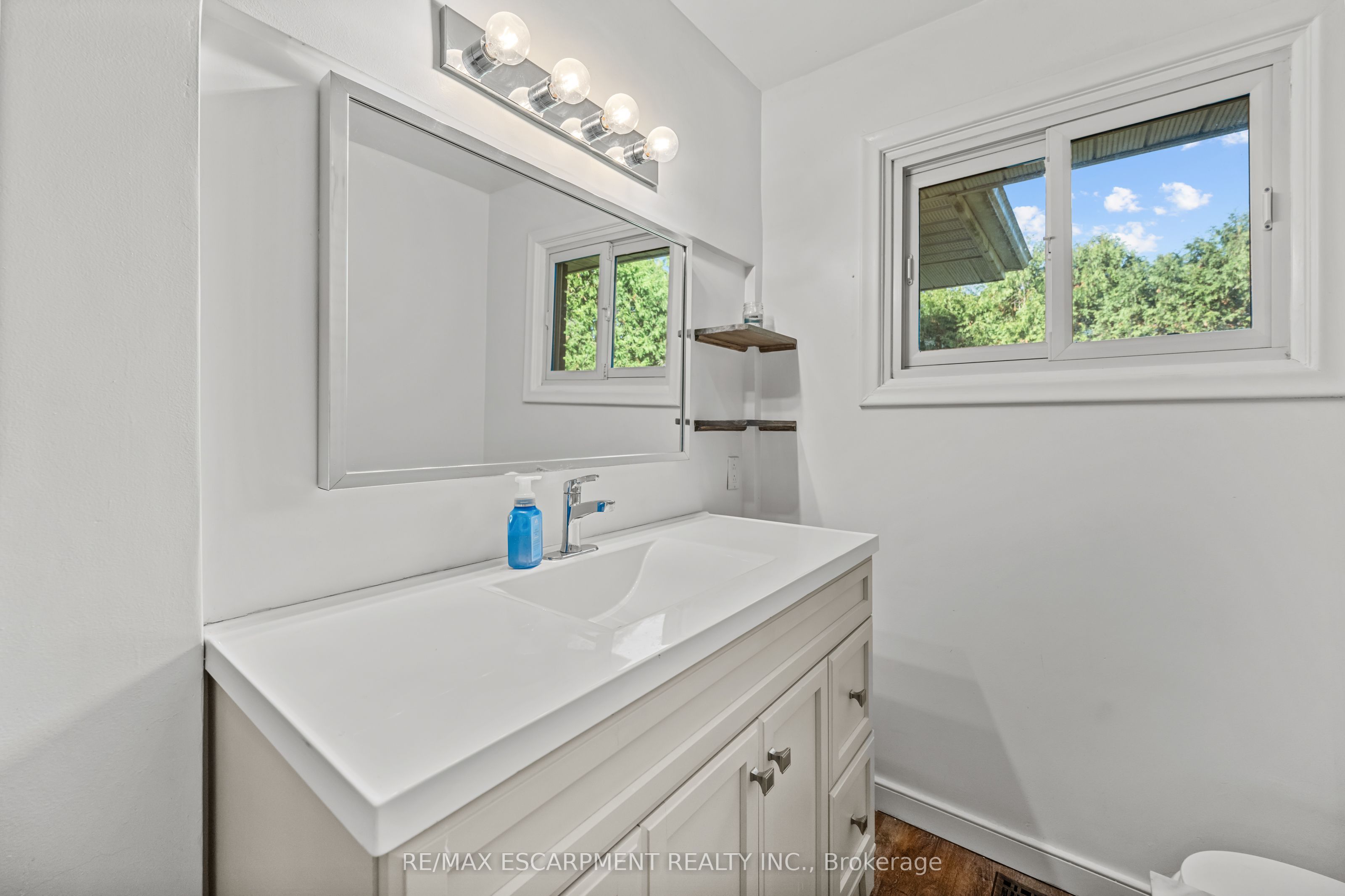 375 Clarendon Drive Property Photo 22