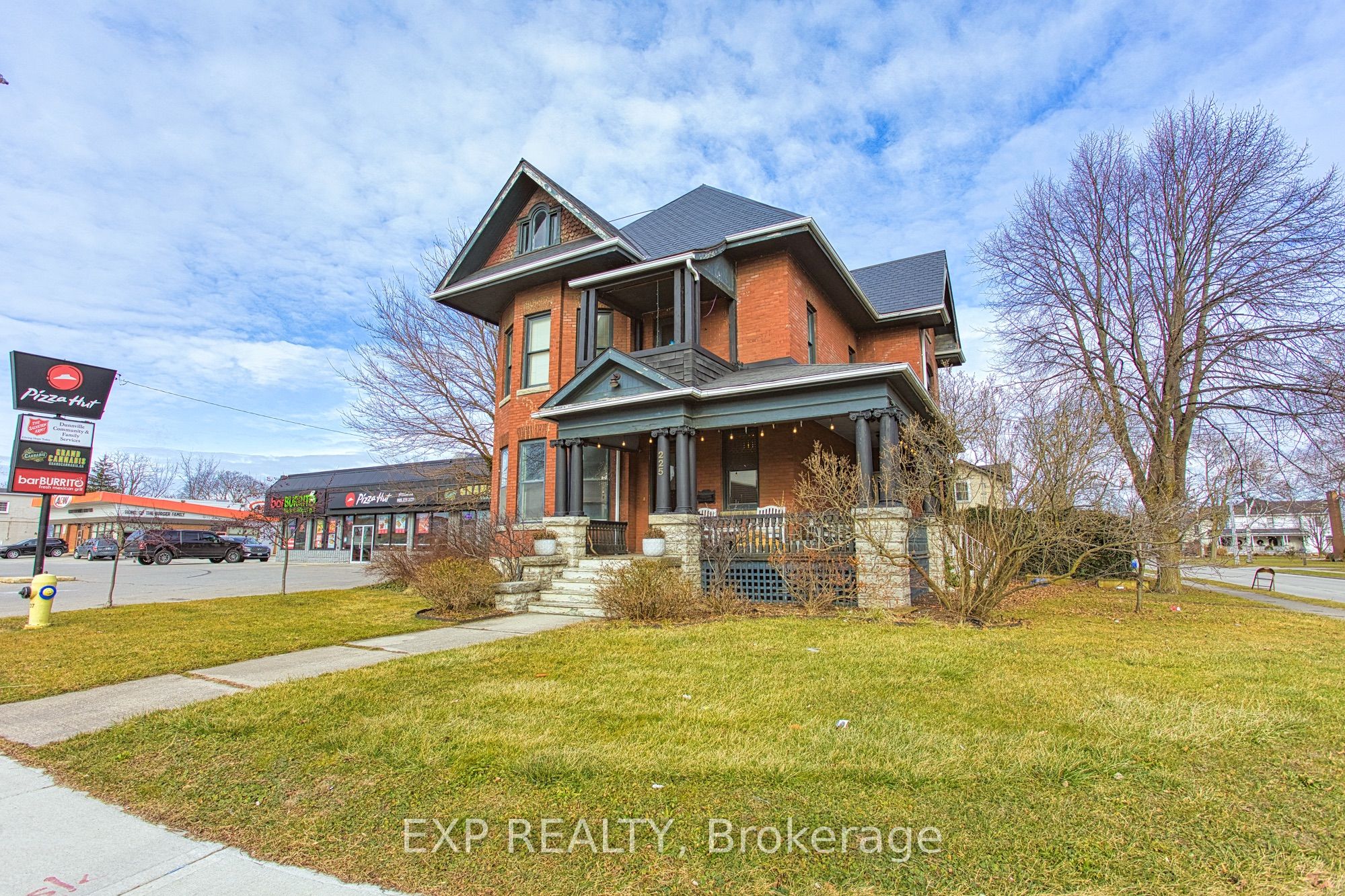 225 Broad Street Property Photo 2