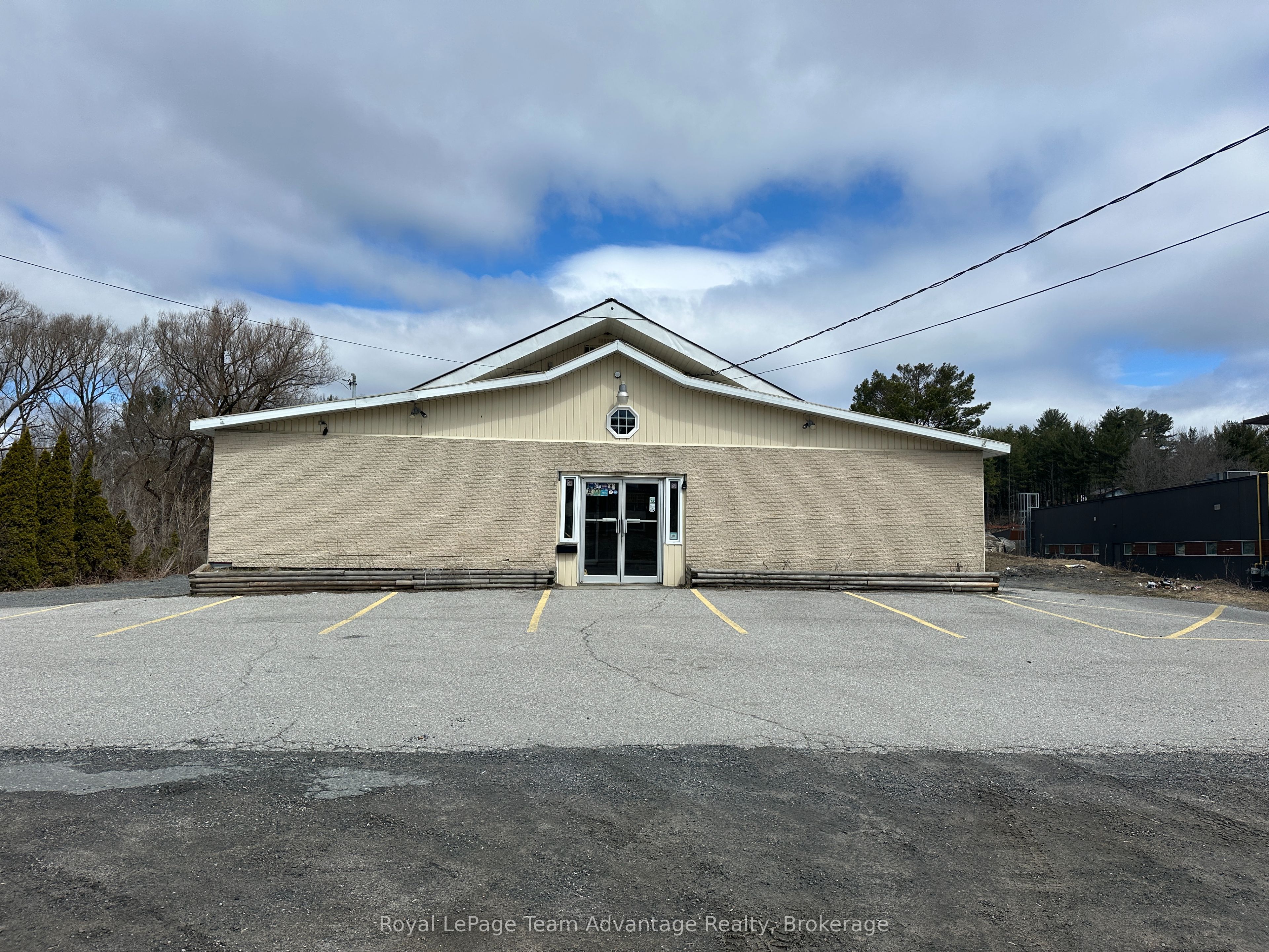 58 Bowes Street Property Photo 9