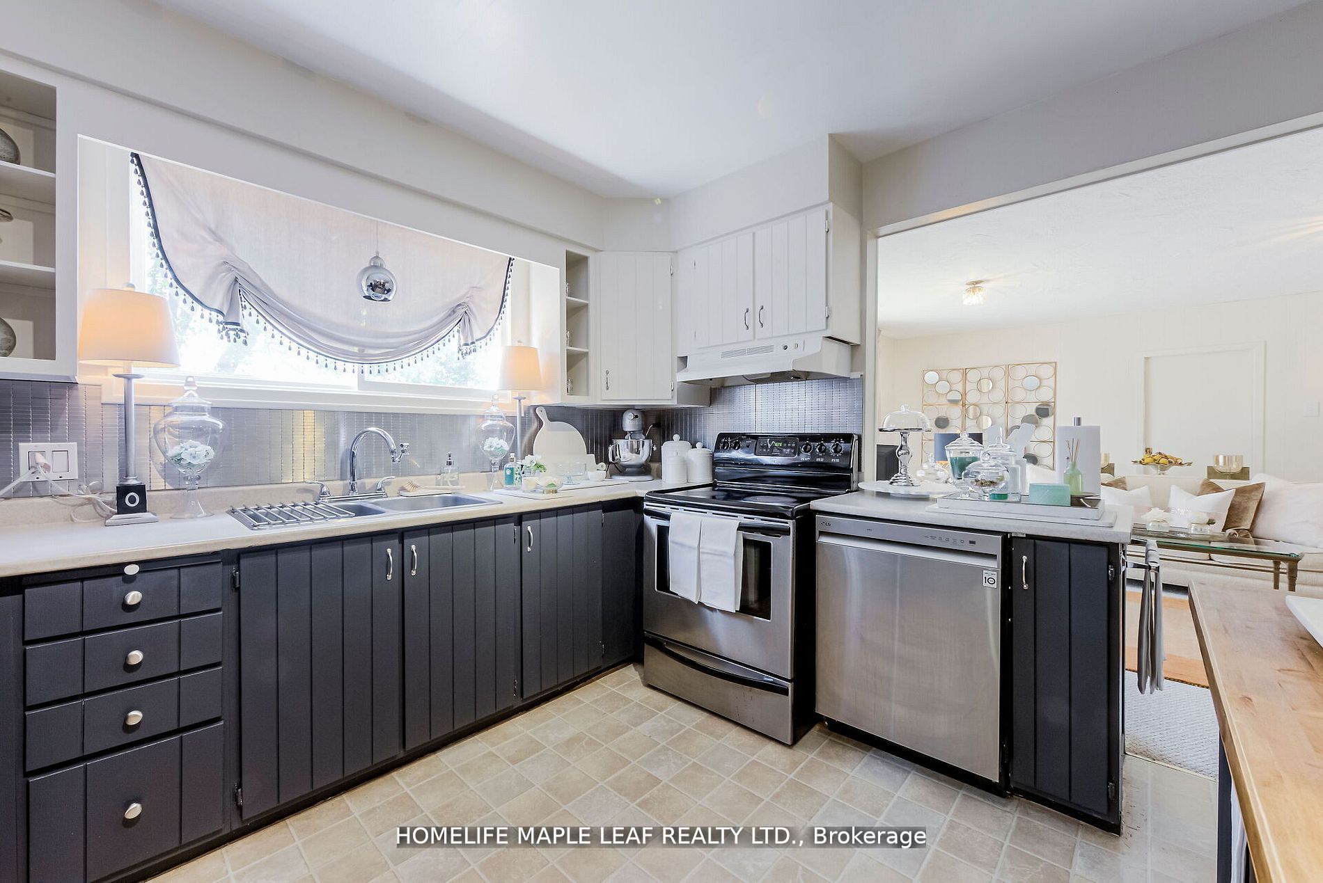 8554 Hwy 7 Road Property Photo 16