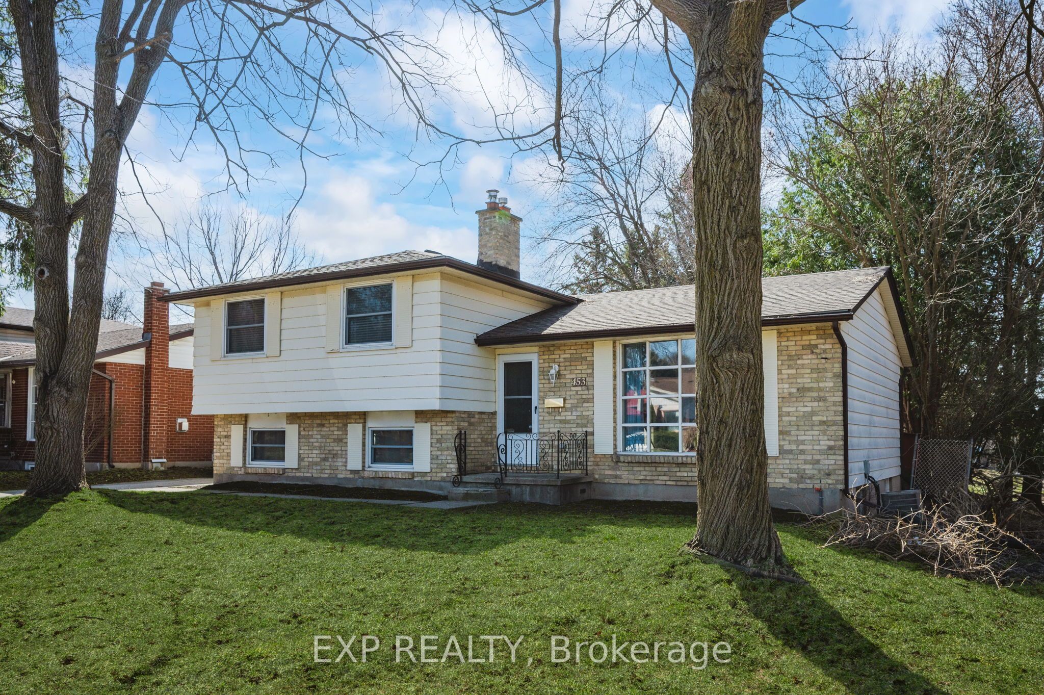 453 Castlegrove Boulevard Property Photo 1