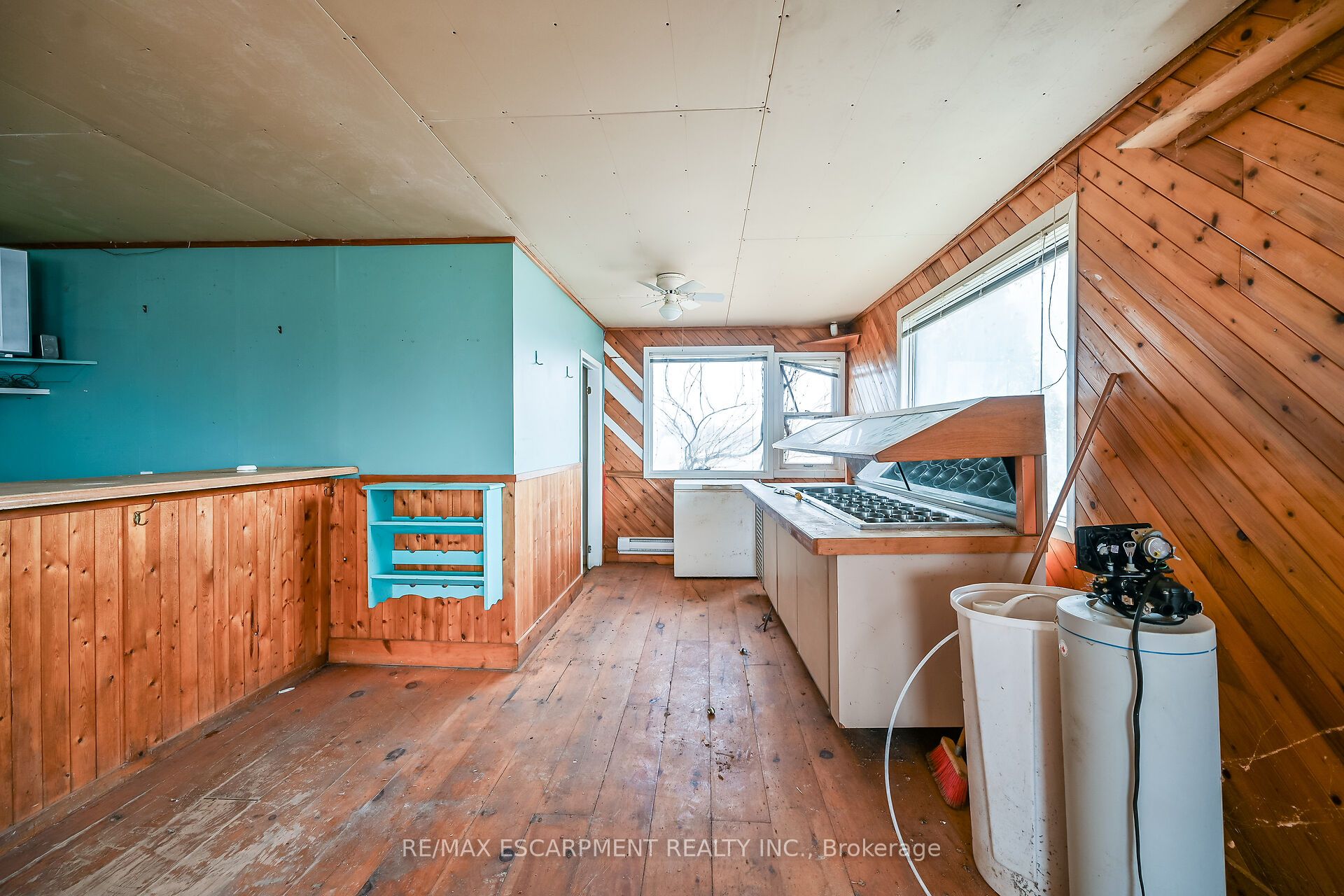 429 South Coast Drive Property Photo 17