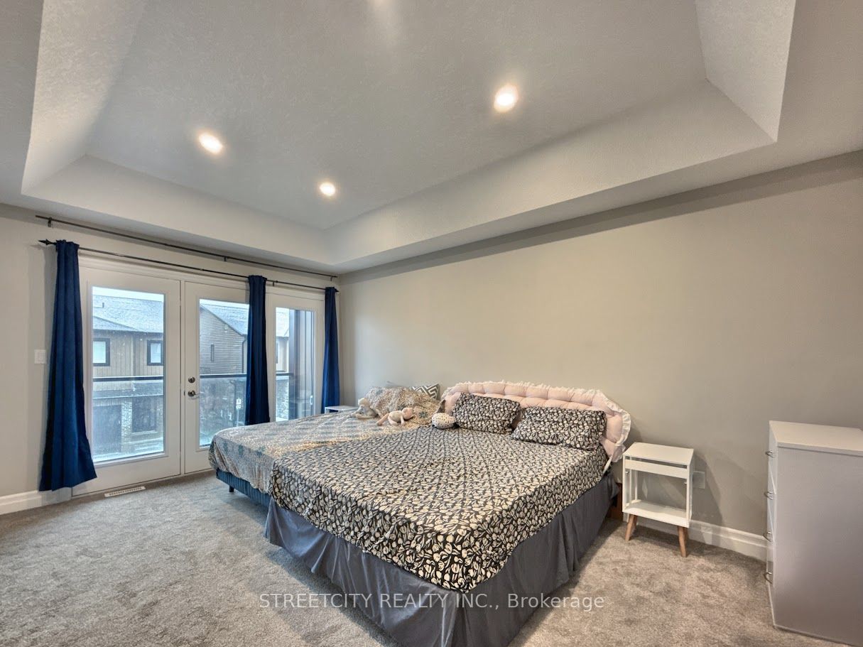 #835 - 811 Sarnia Road Property Photo 9