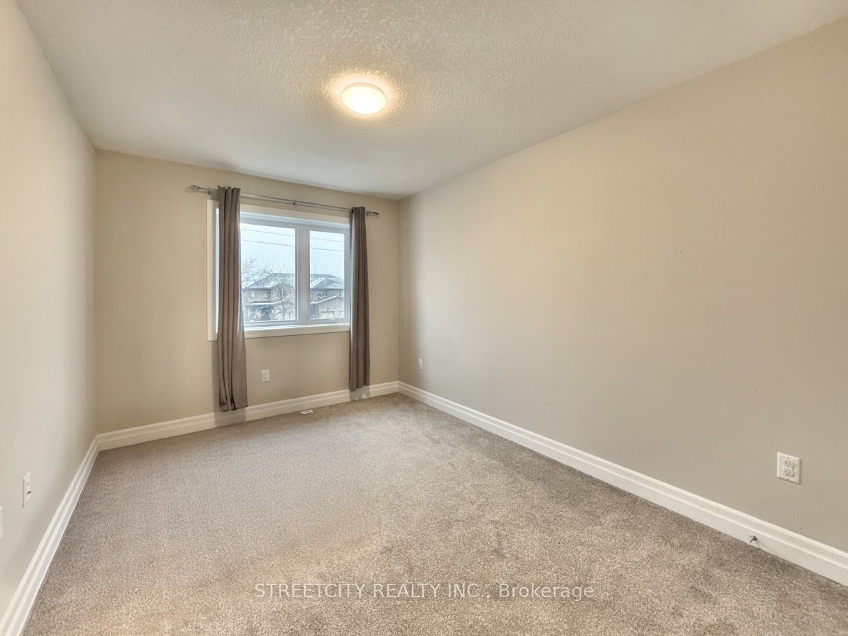 #835 - 811 Sarnia Road Property Photo 15