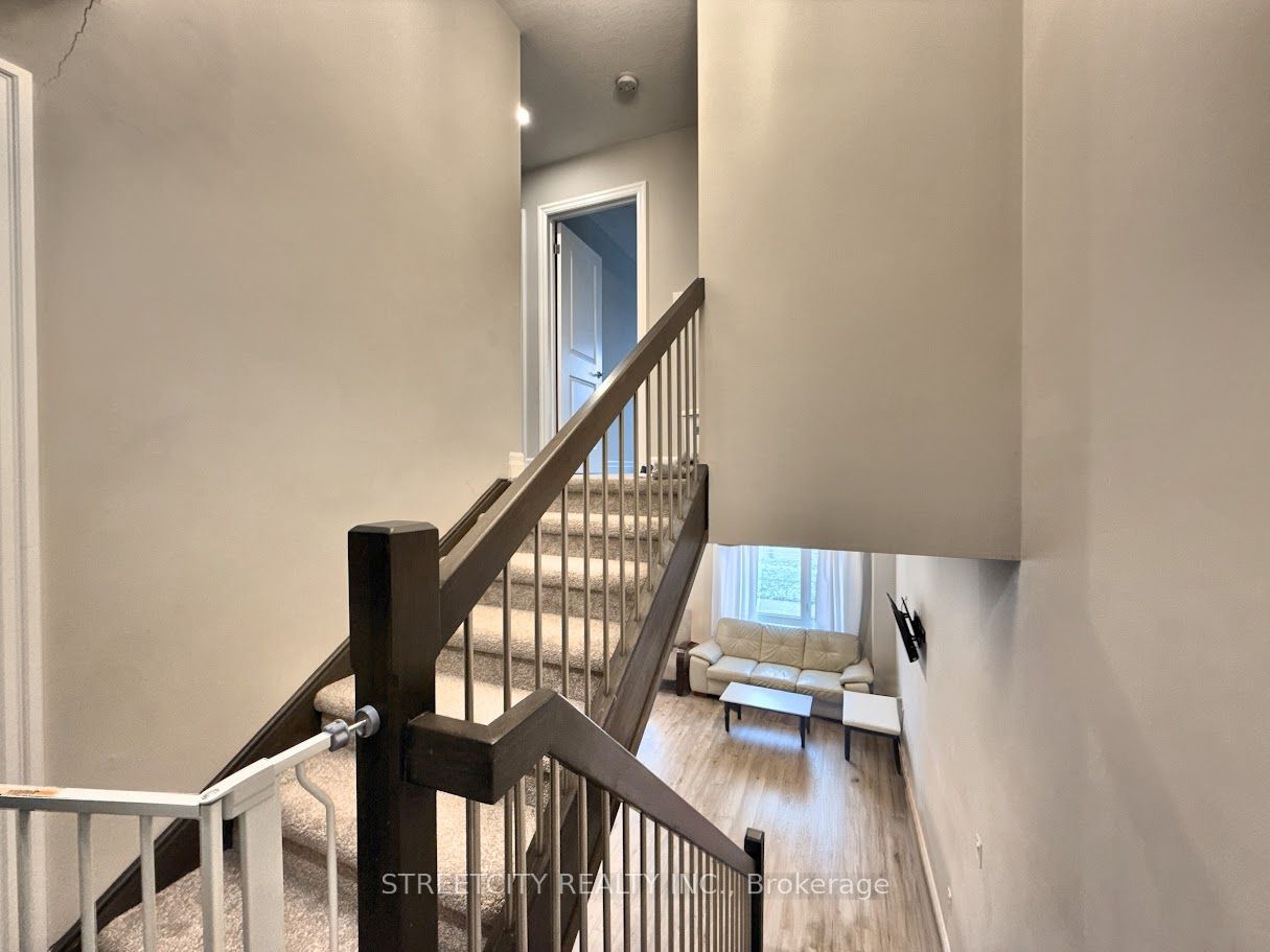 #835 - 811 Sarnia Road Property Photo 18