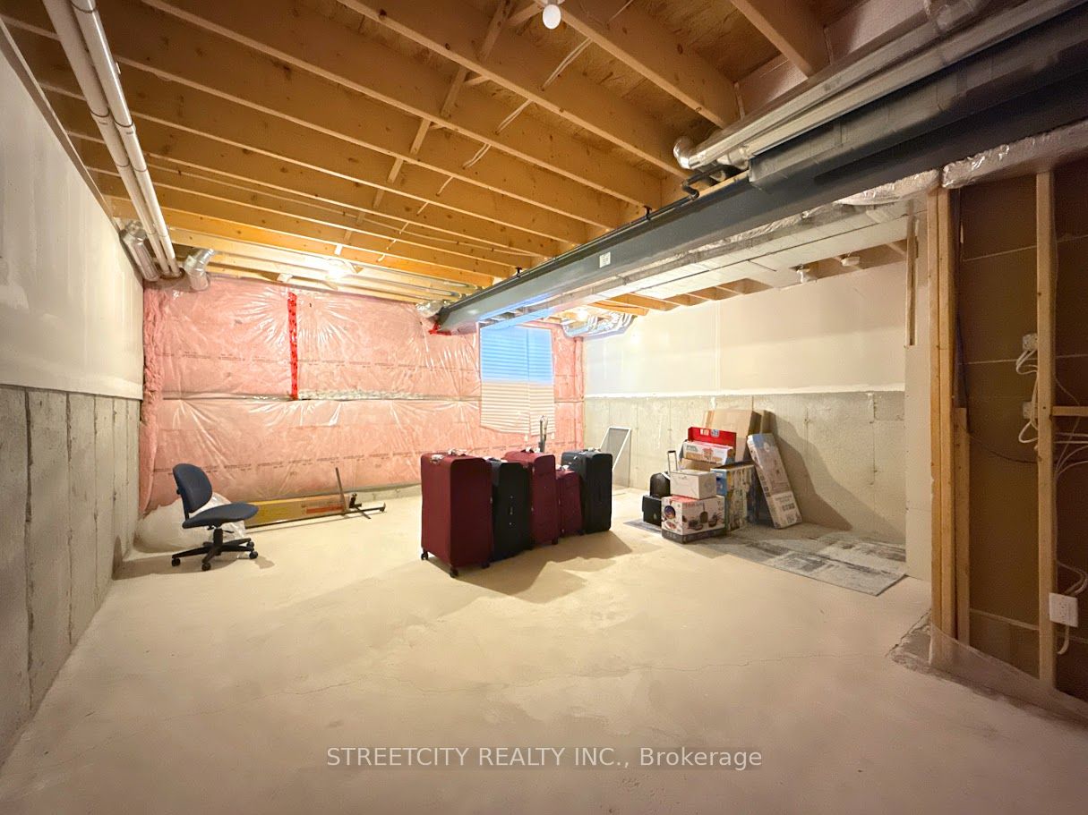 #835 - 811 Sarnia Road Property Photo 24