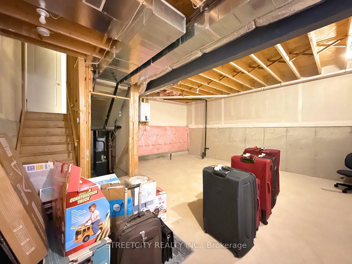 #835 - 811 Sarnia Road Property Photo 25
