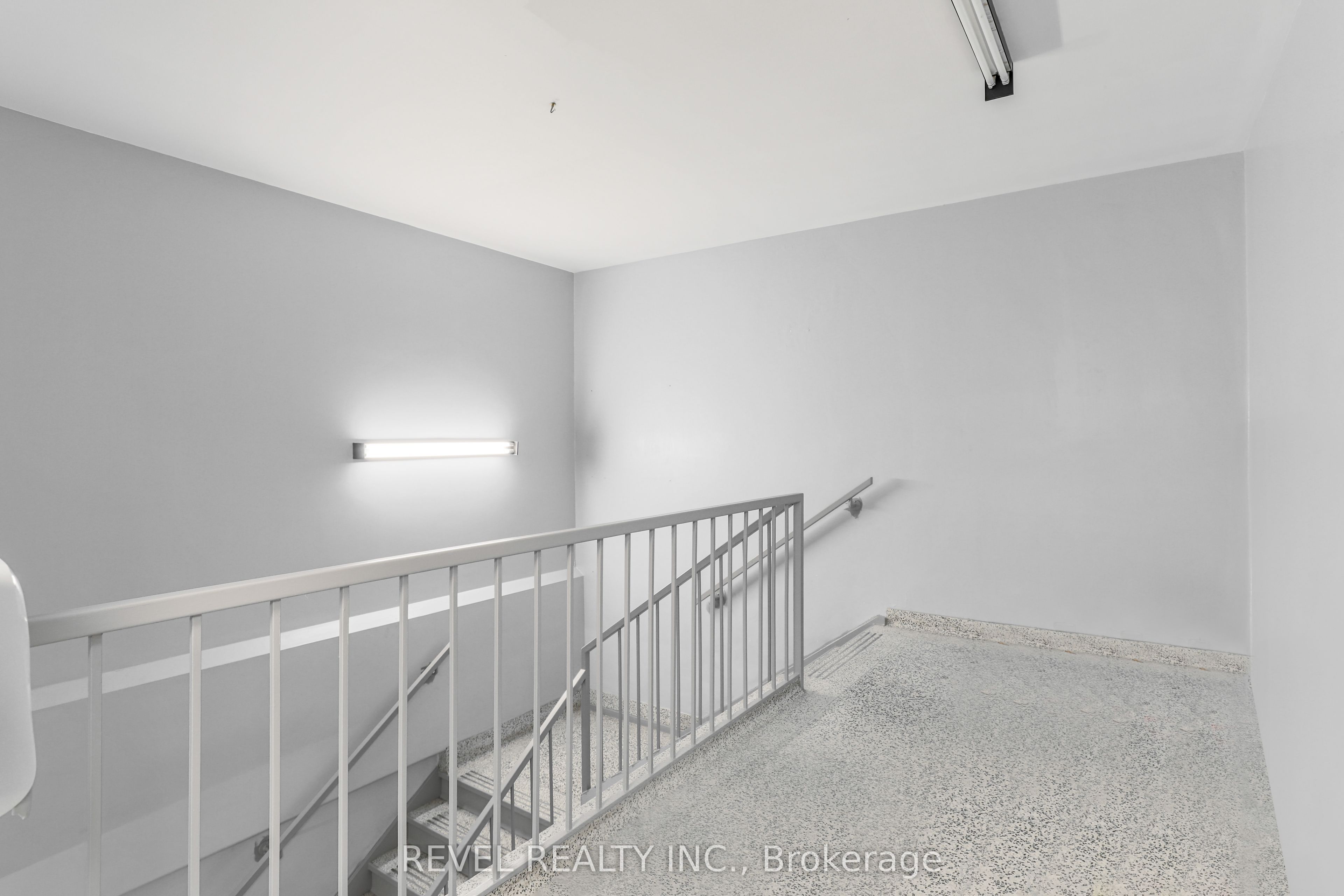 #upper 2 - 34 Cambridge Street Property Photo 26