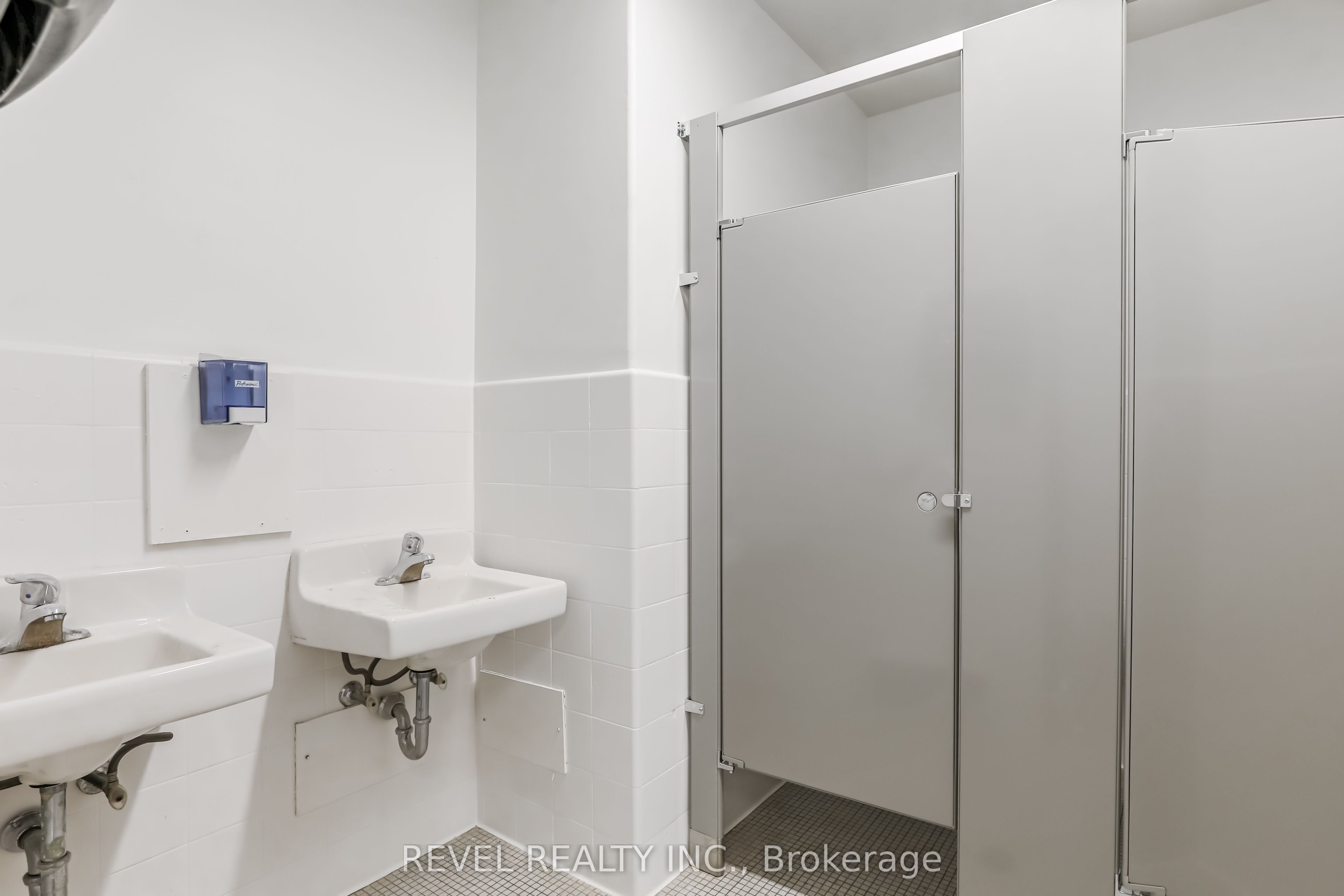 #upper 2 - 34 Cambridge Street Property Photo 27