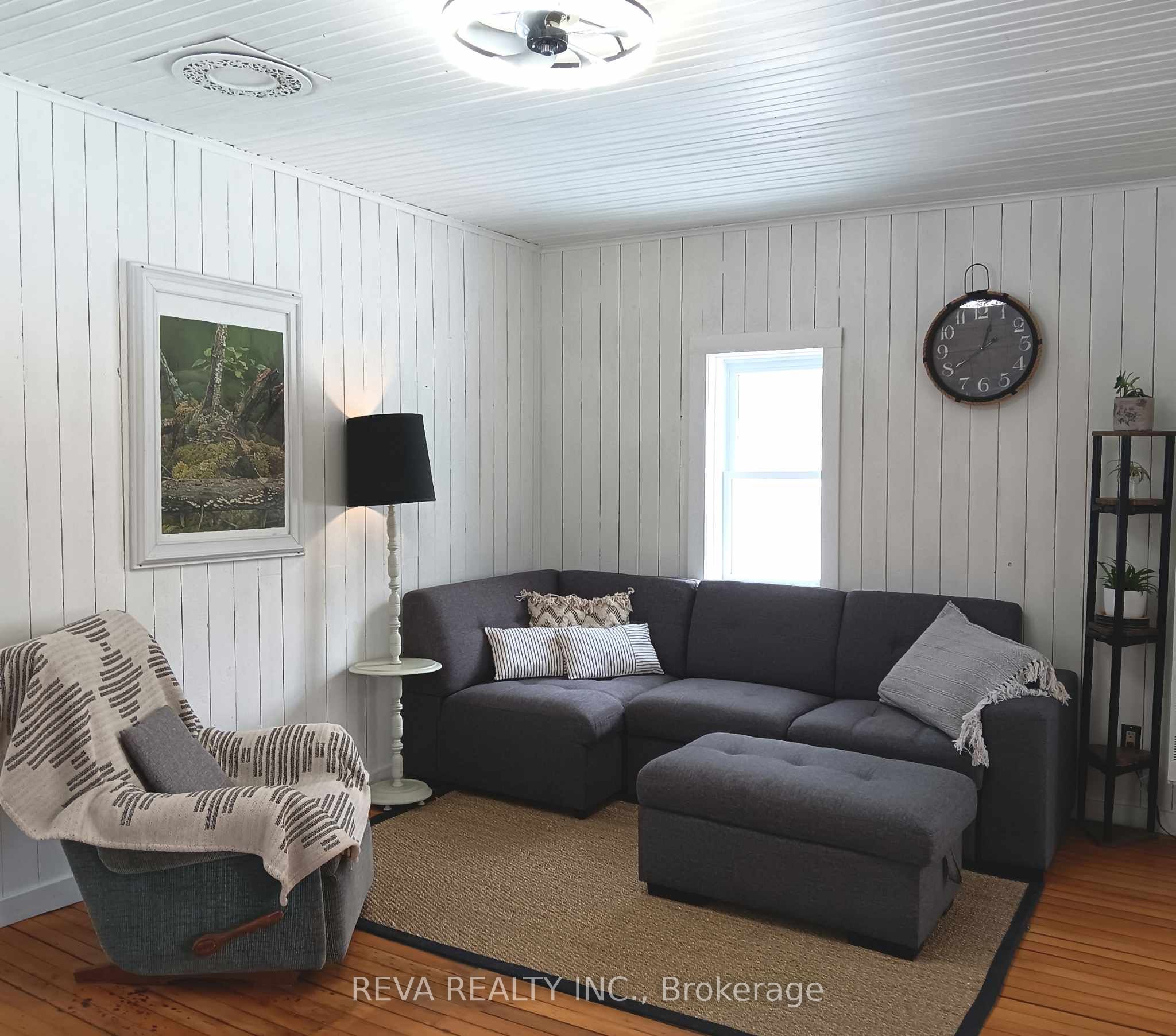 1476 Hillsview Road Property Photo 7