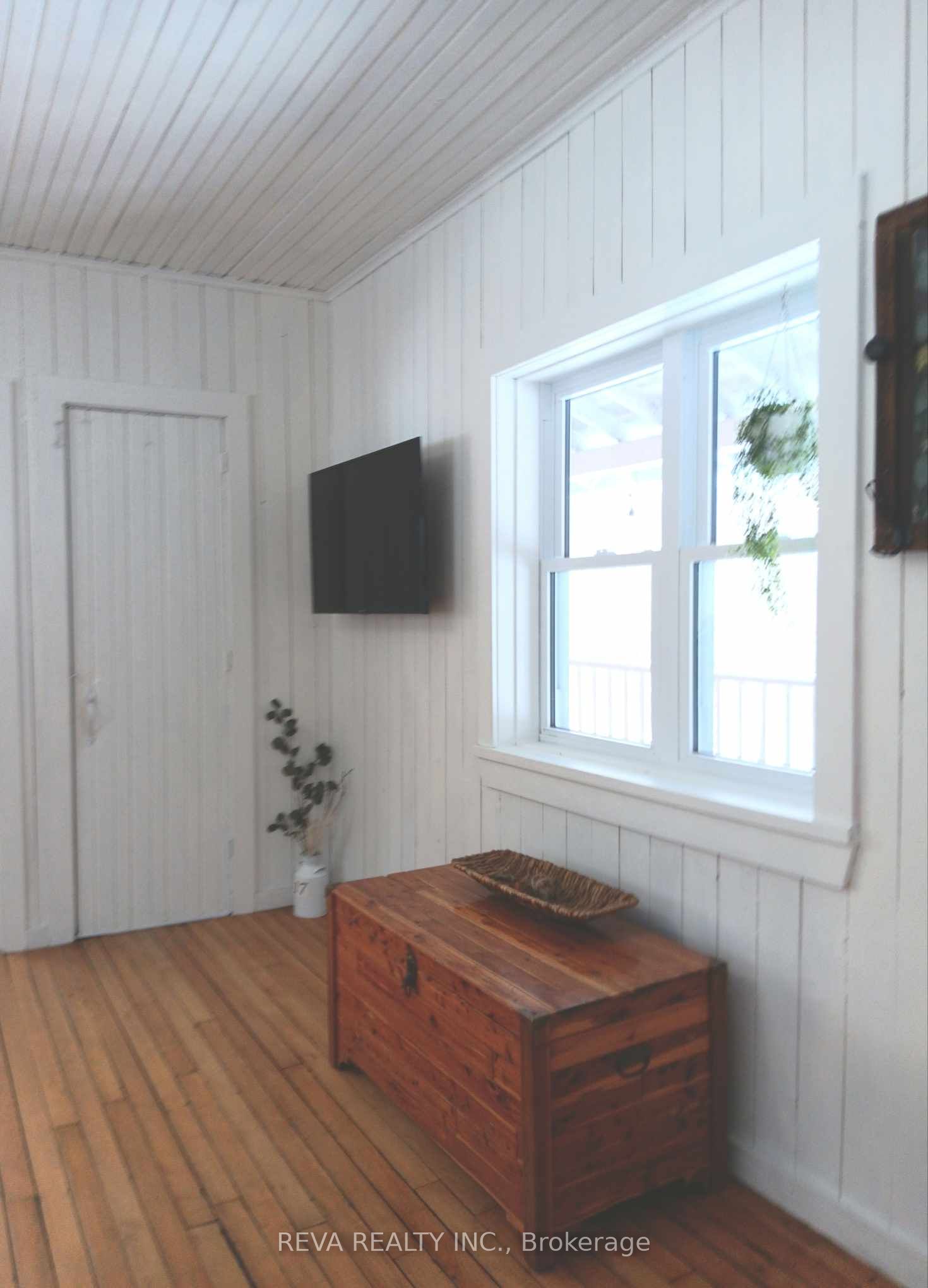 1476 Hillsview Road Property Photo 8