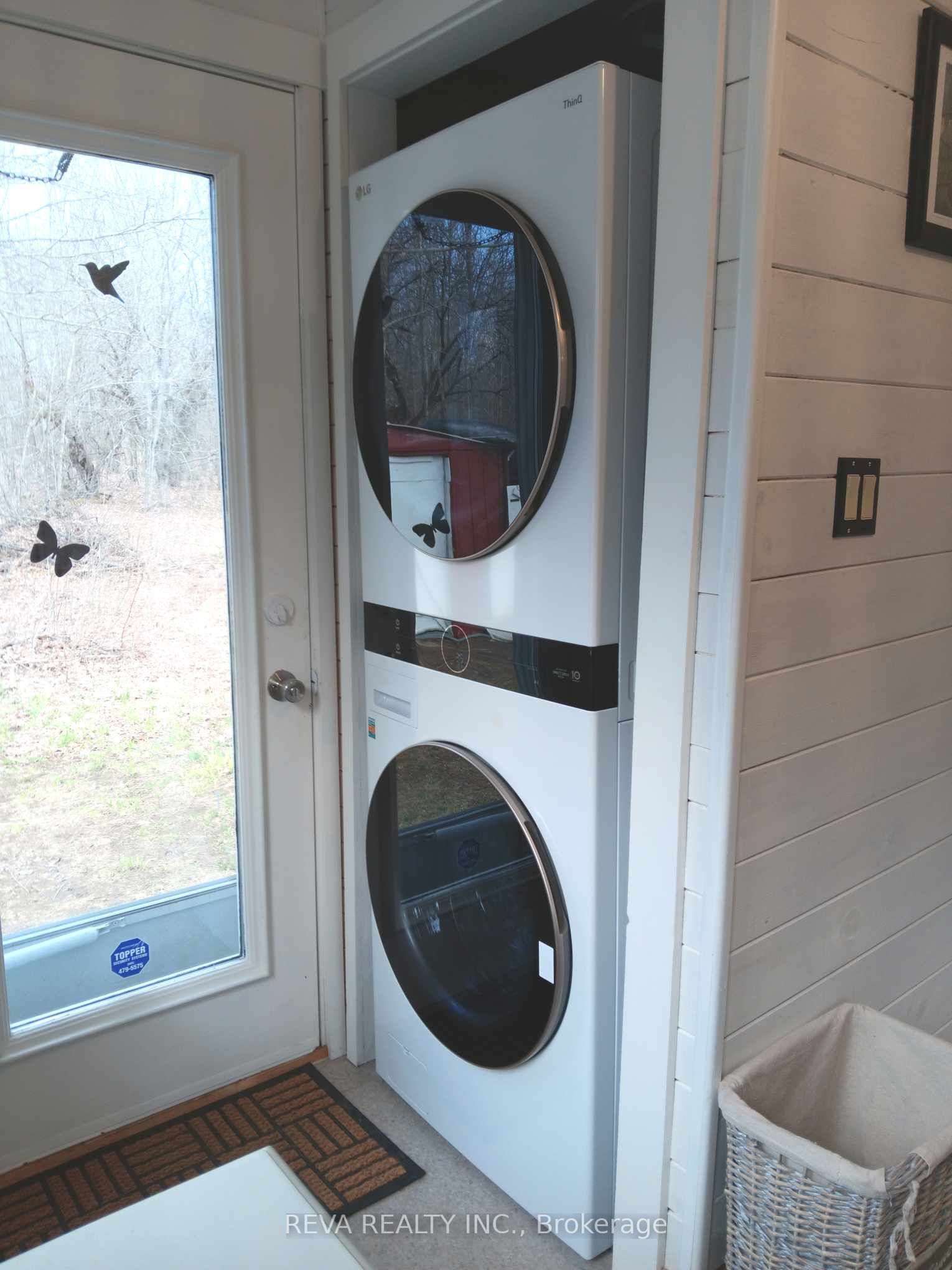 1476 Hillsview Road Property Photo 11