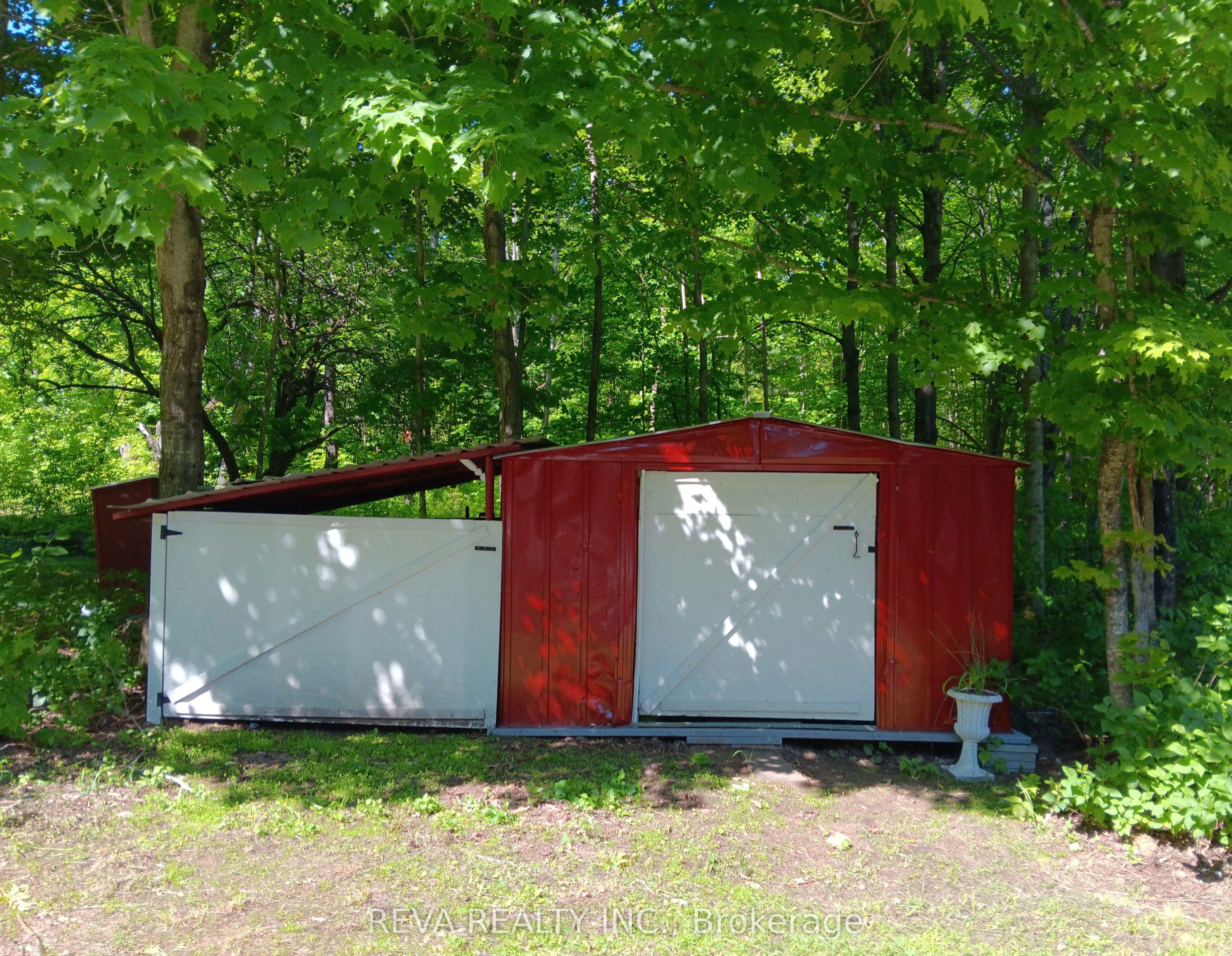 1476 Hillsview Road Property Photo 32