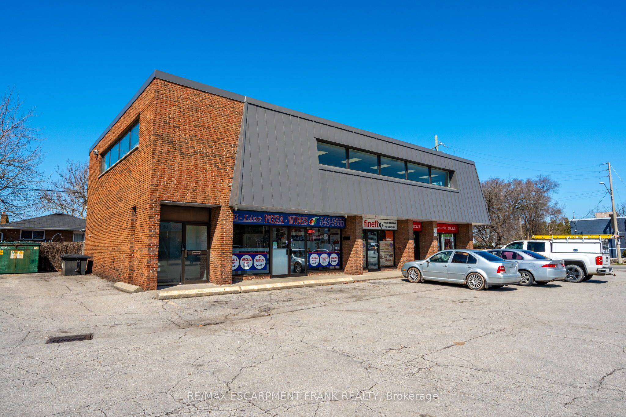 #2nd Floor - 237 Parkdale Avenue Property Photo 1