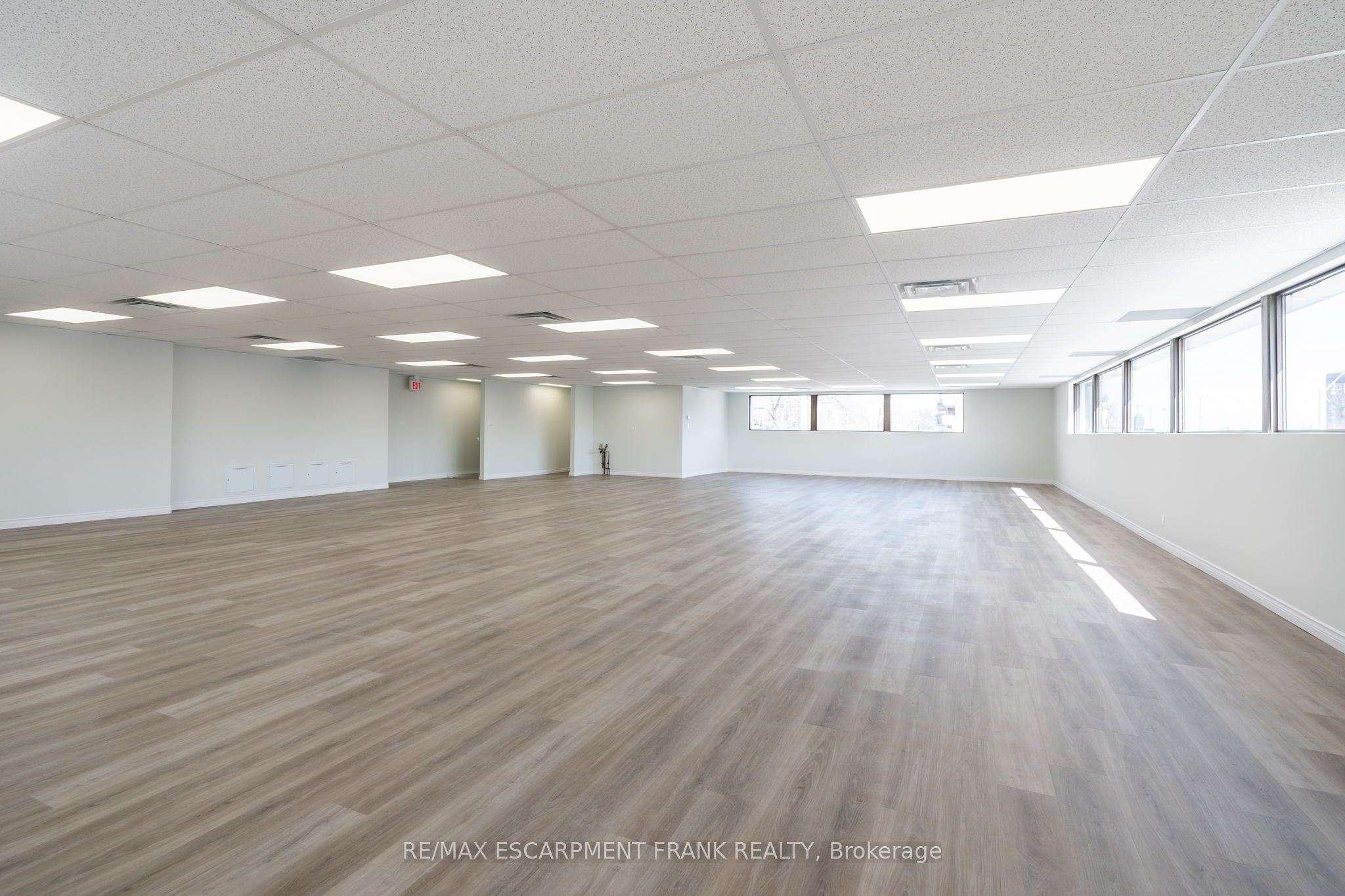 #2nd Floor - 237 Parkdale Avenue Property Photo 10