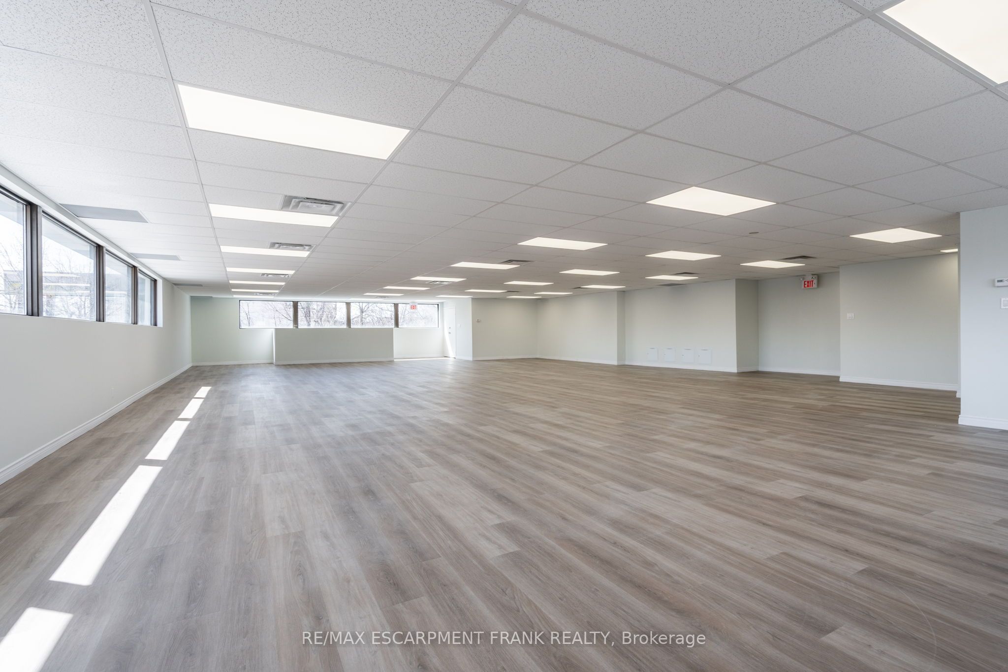 #2nd Floor - 237 Parkdale Avenue Property Photo 16