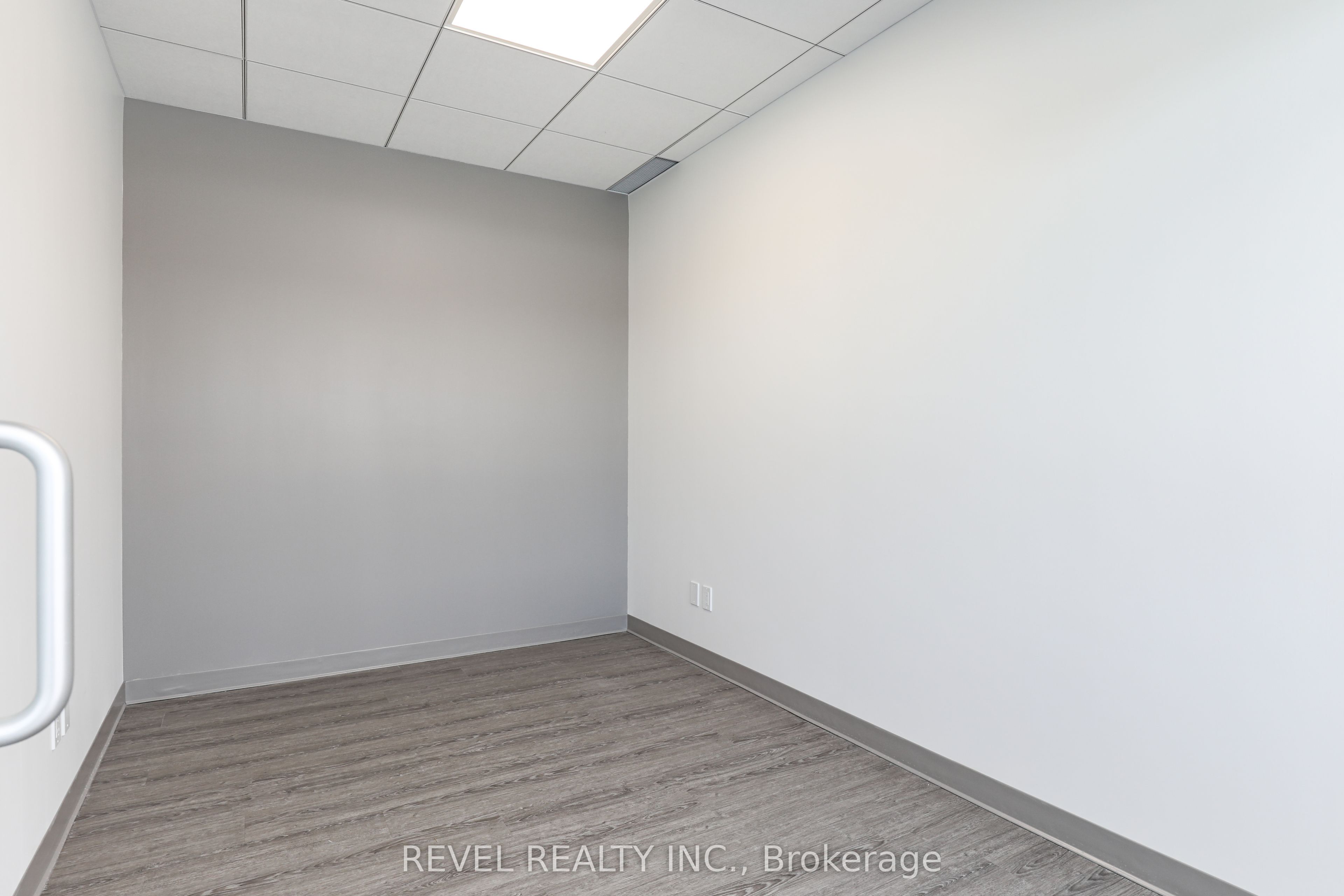 #upper 3 - 34 Cambridge Street Property Photo 14