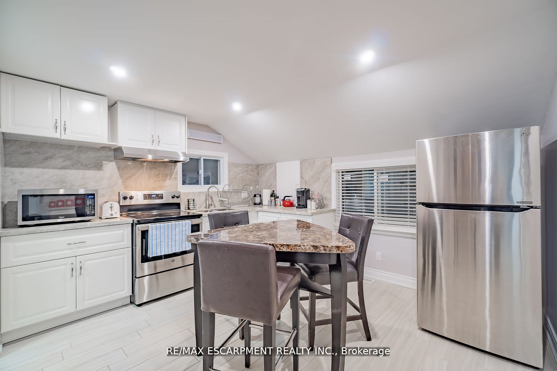 4733 River Road Property Photo 10