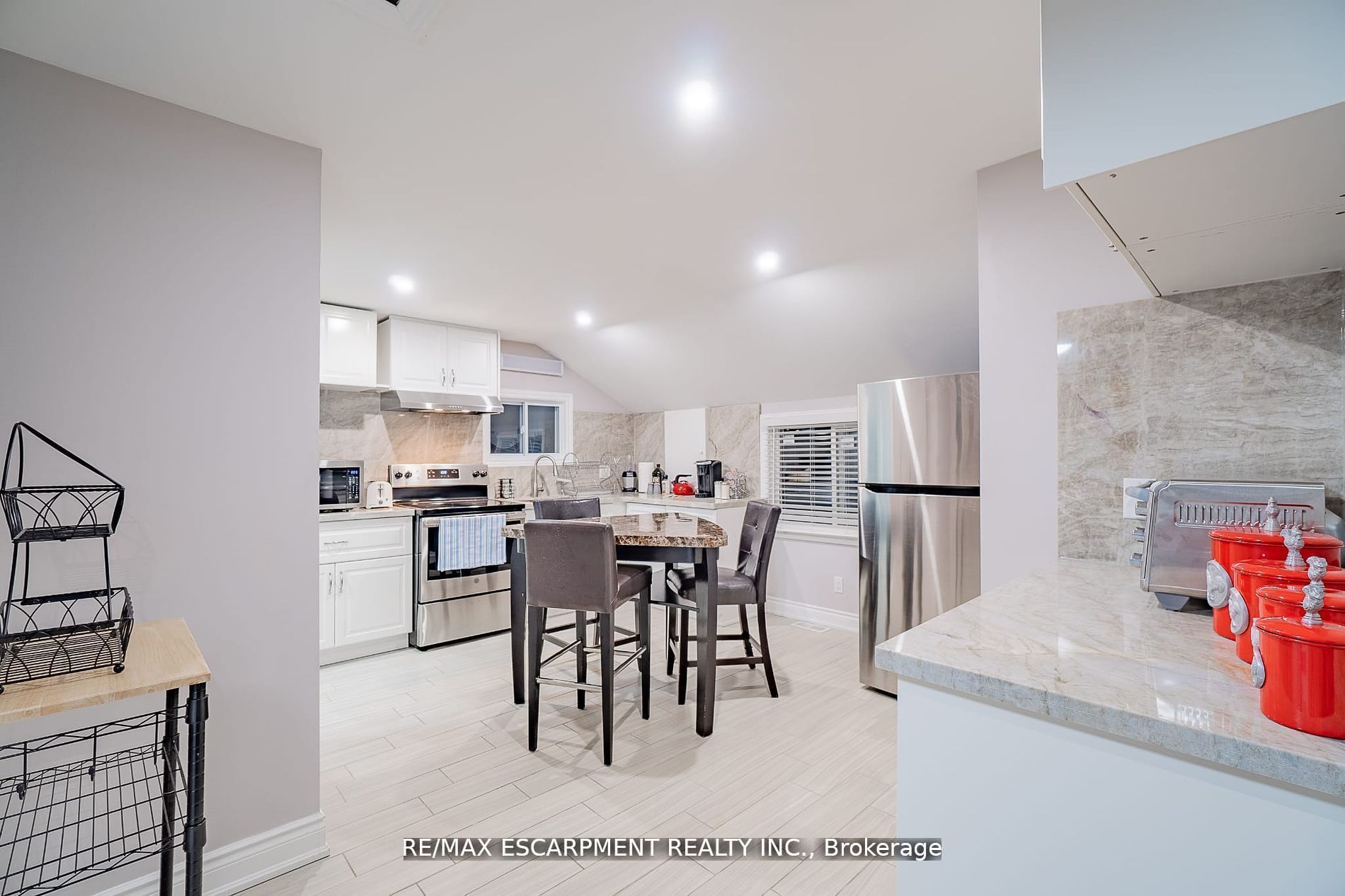 4733 River Road Property Photo 11