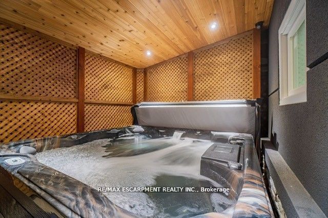 4733 River Road Property Photo 29