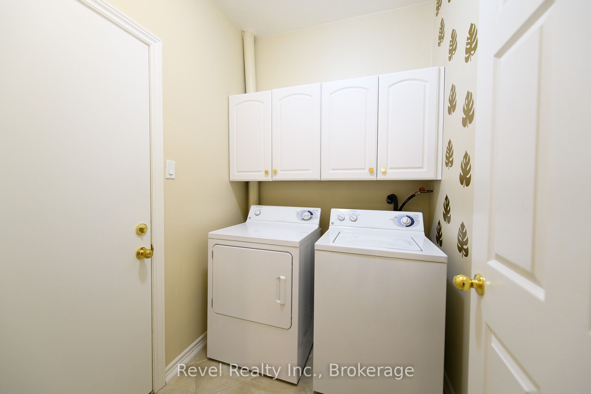 110 Napier Street W 19 Property Photo 8