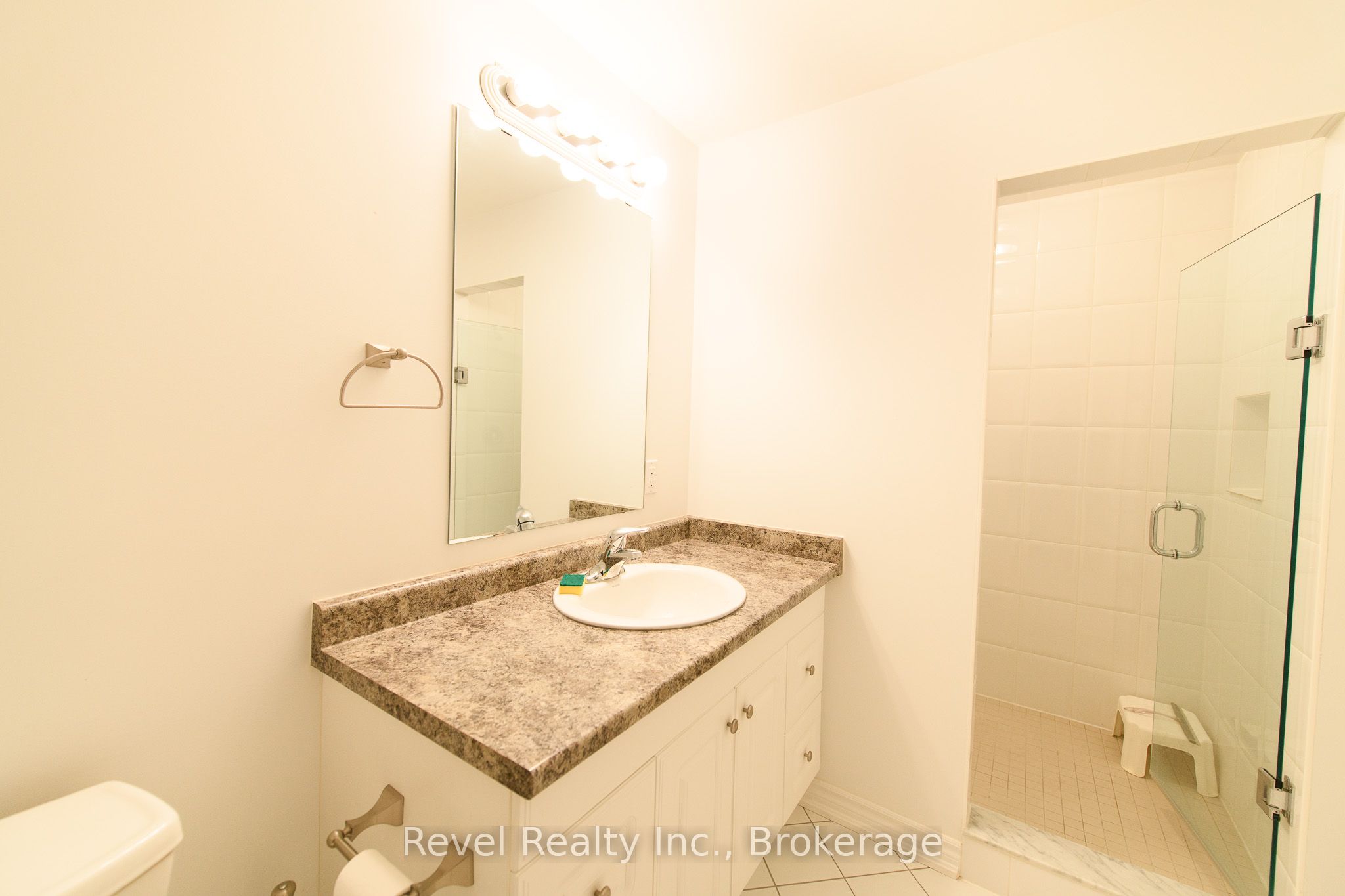 110 Napier Street W 19 Property Photo 31