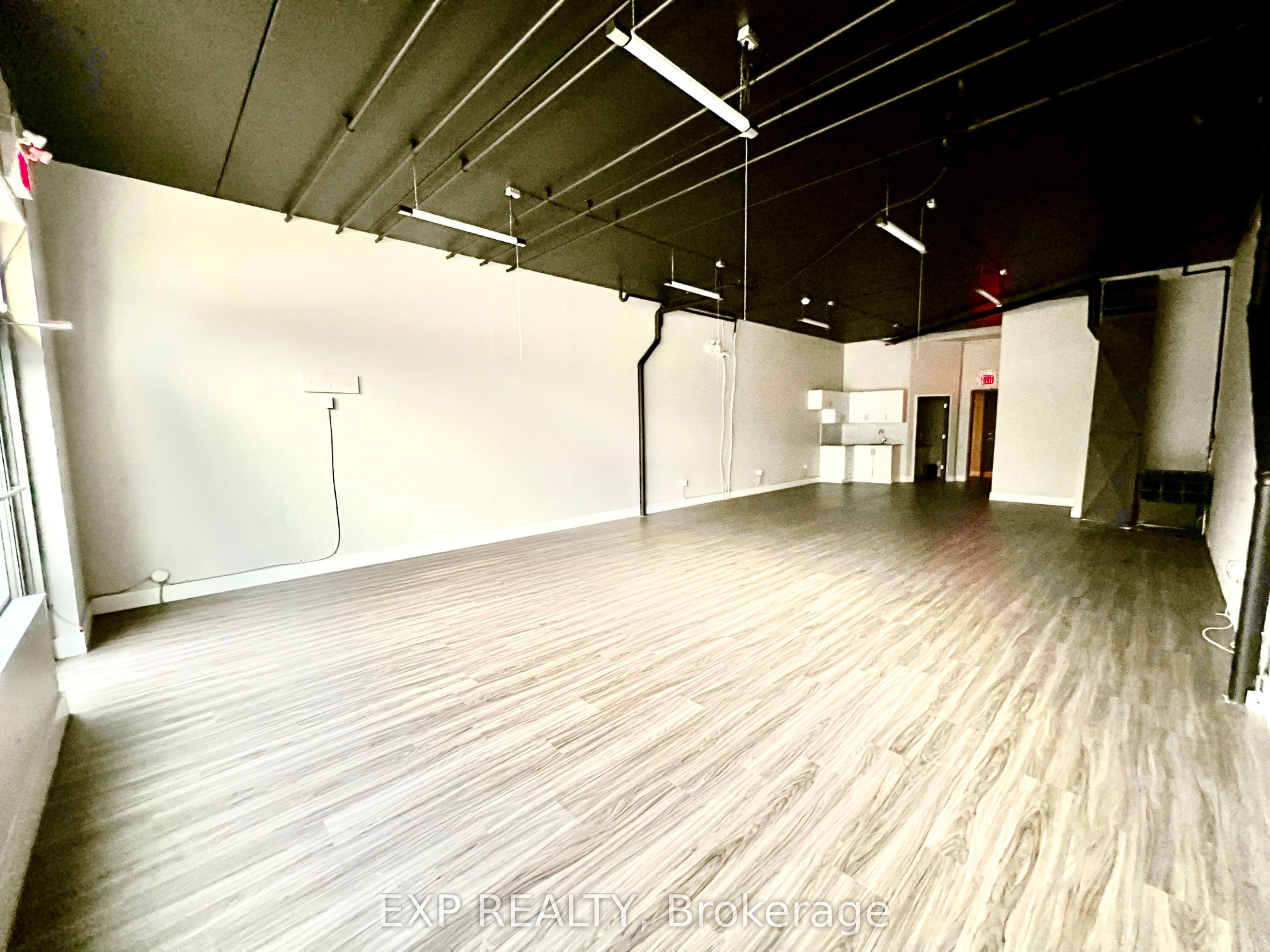 128 King Street Property Photo 4