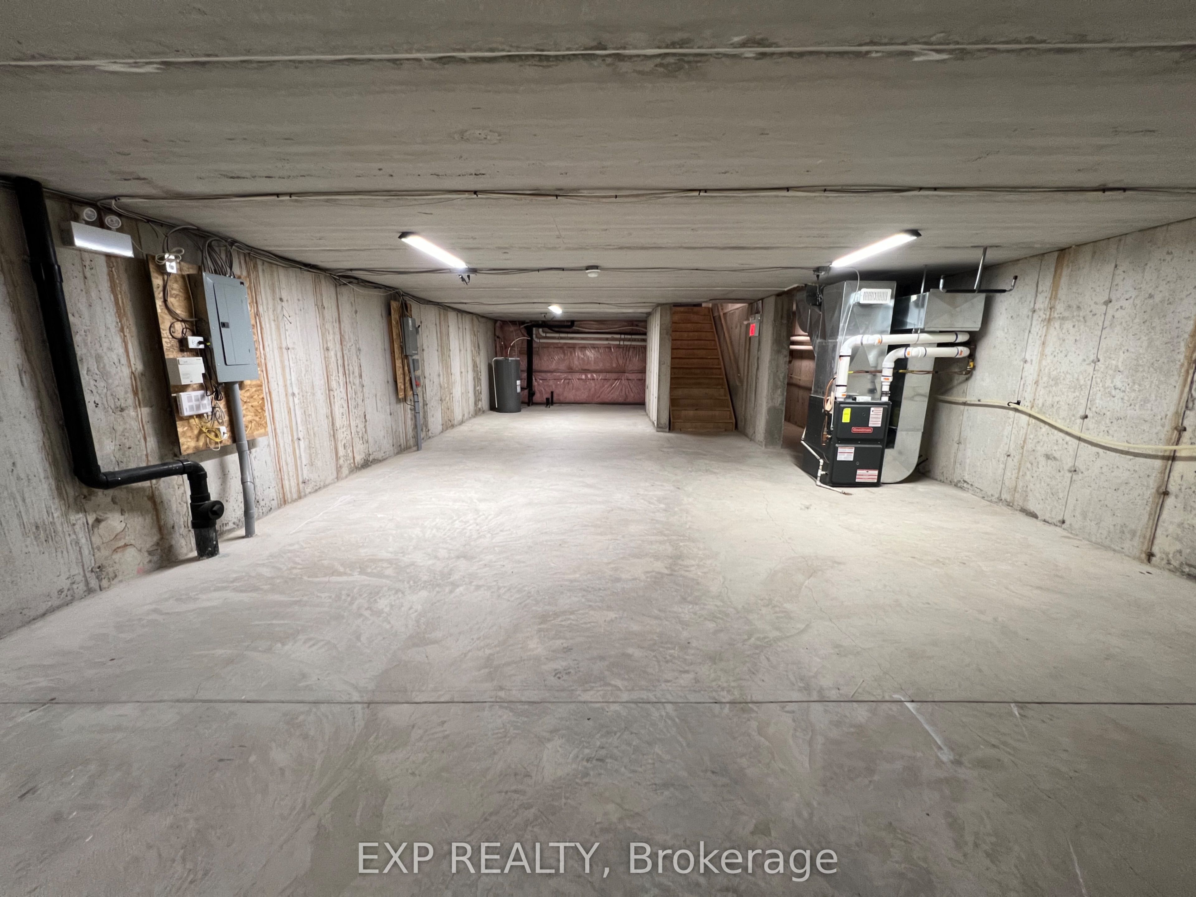 128 King Street Property Photo 8