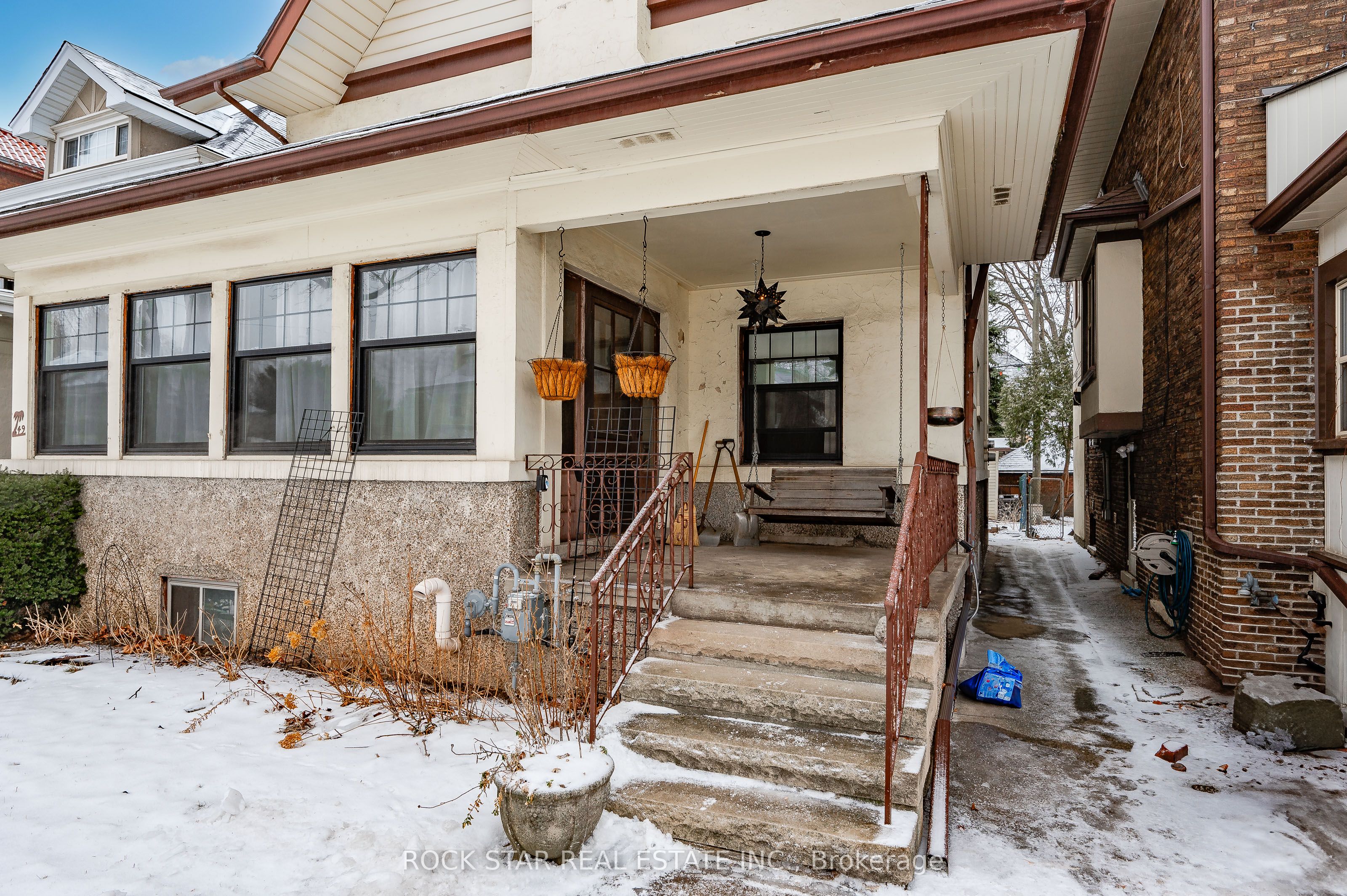 49 Proctor Boulevard Property Photo 4